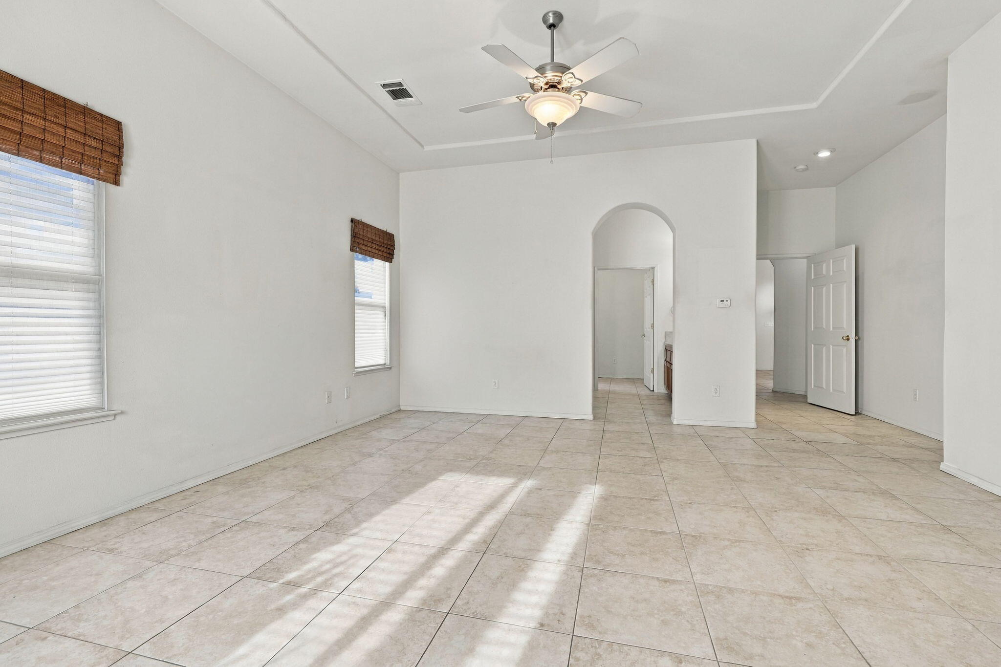 1514 W Claridge Ct, Hanford, CA 93230