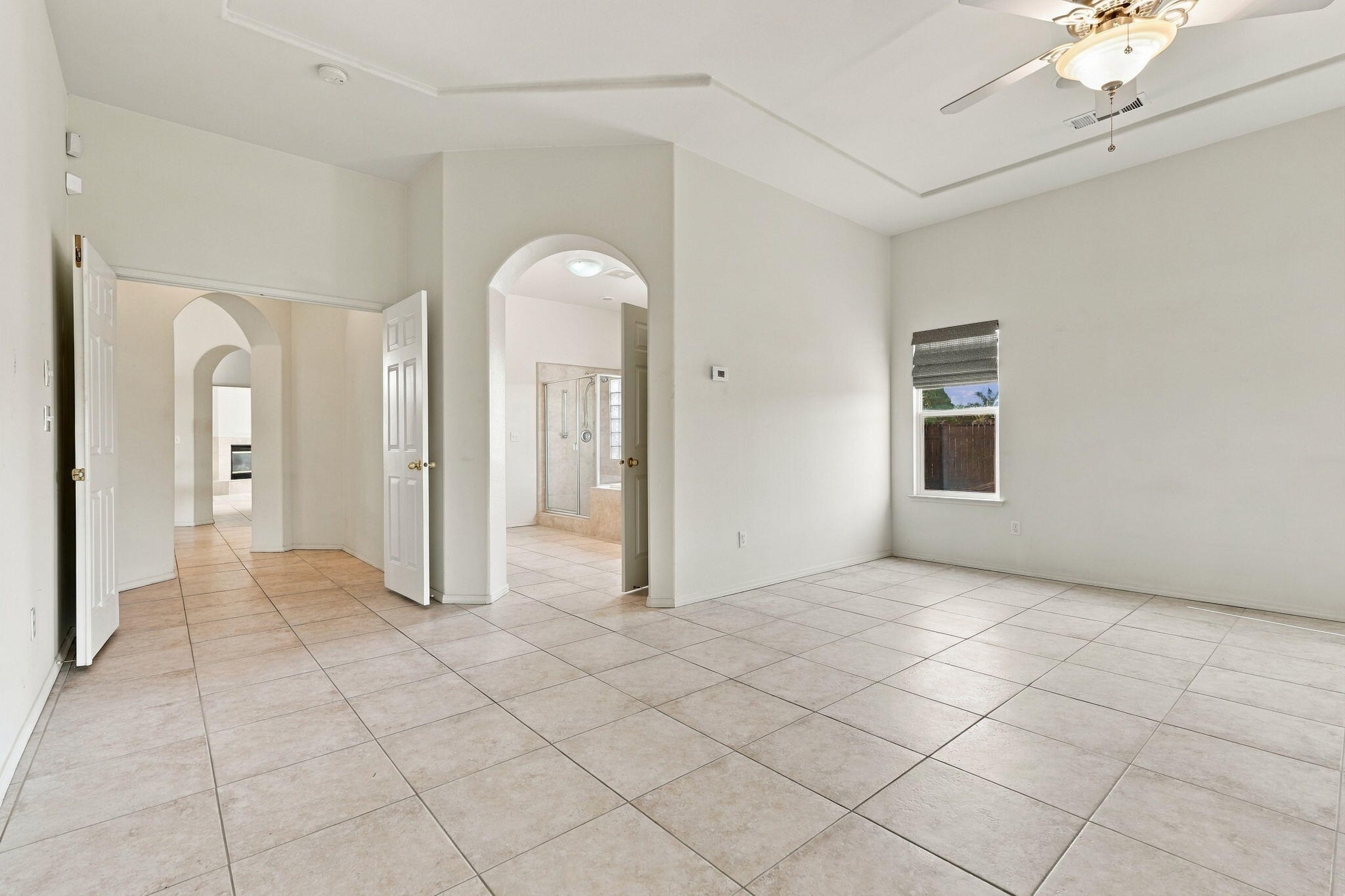 1514 W Claridge Ct, Hanford, CA 93230