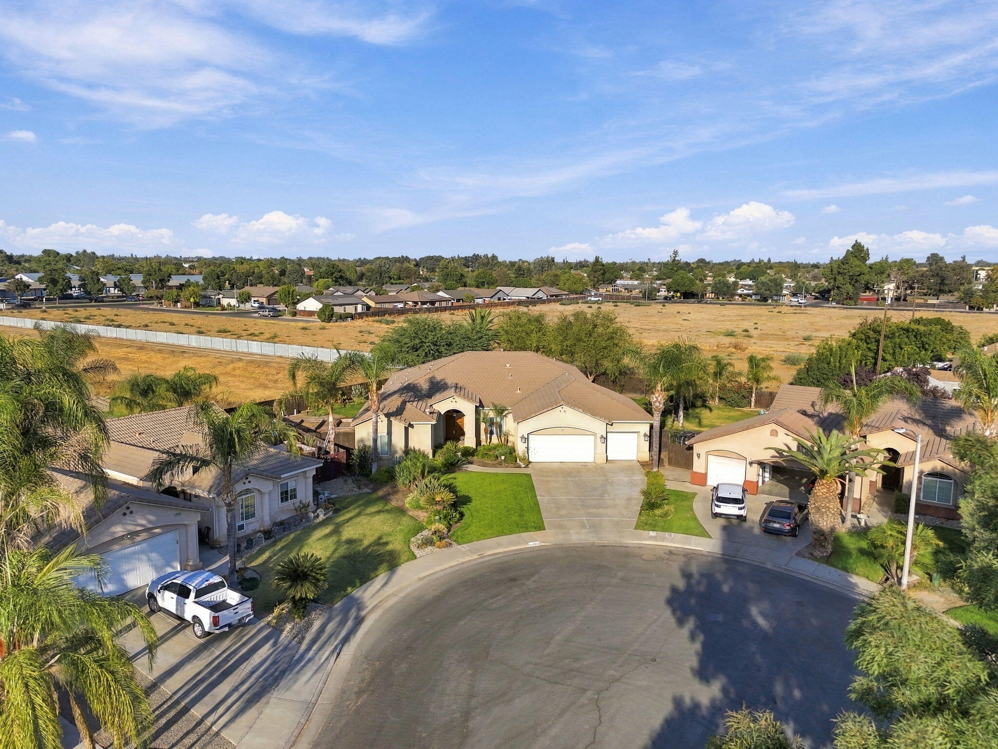 1514 W Claridge Ct, Hanford, CA 93230