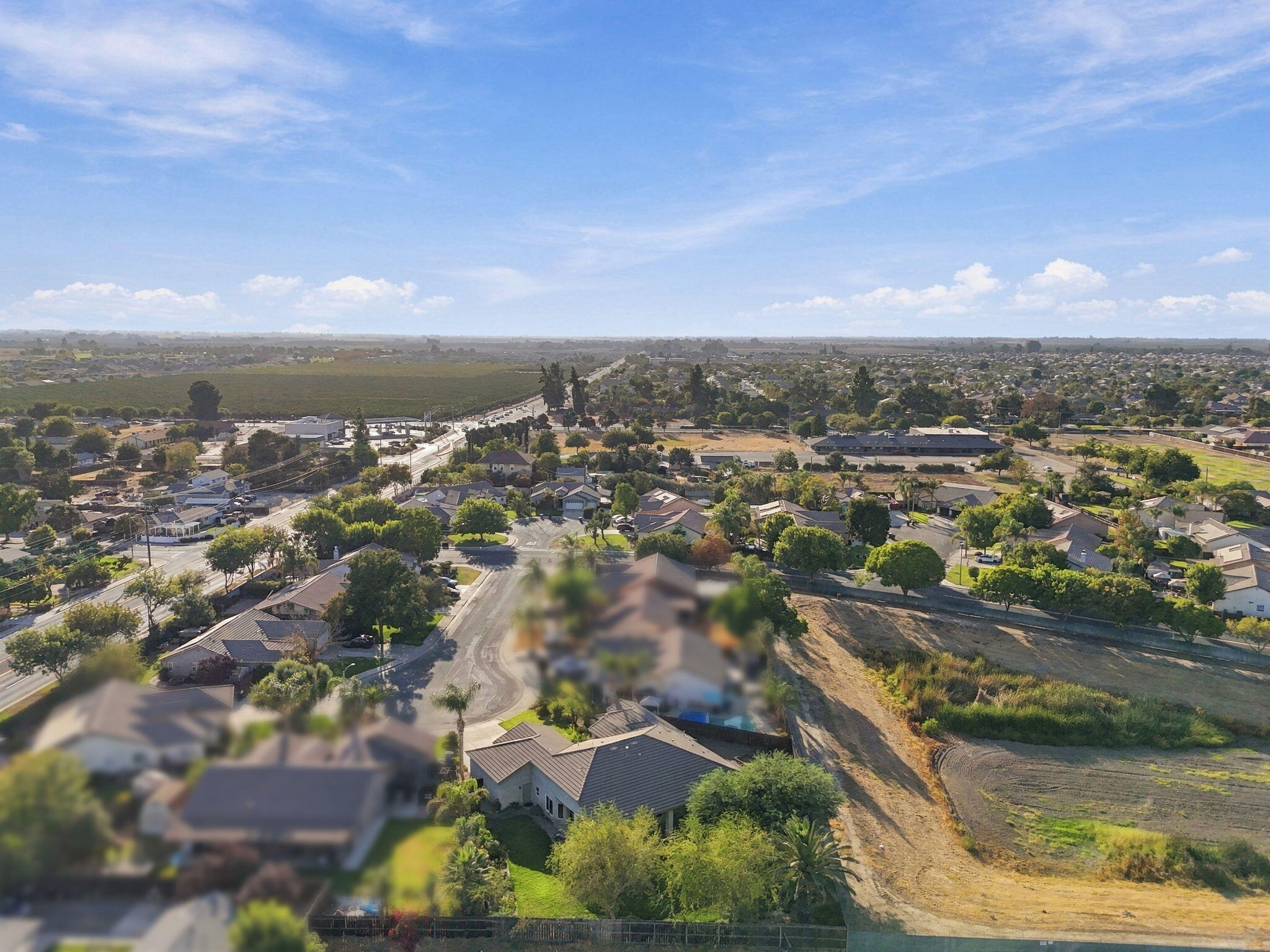 1514 W Claridge Ct, Hanford, CA 93230