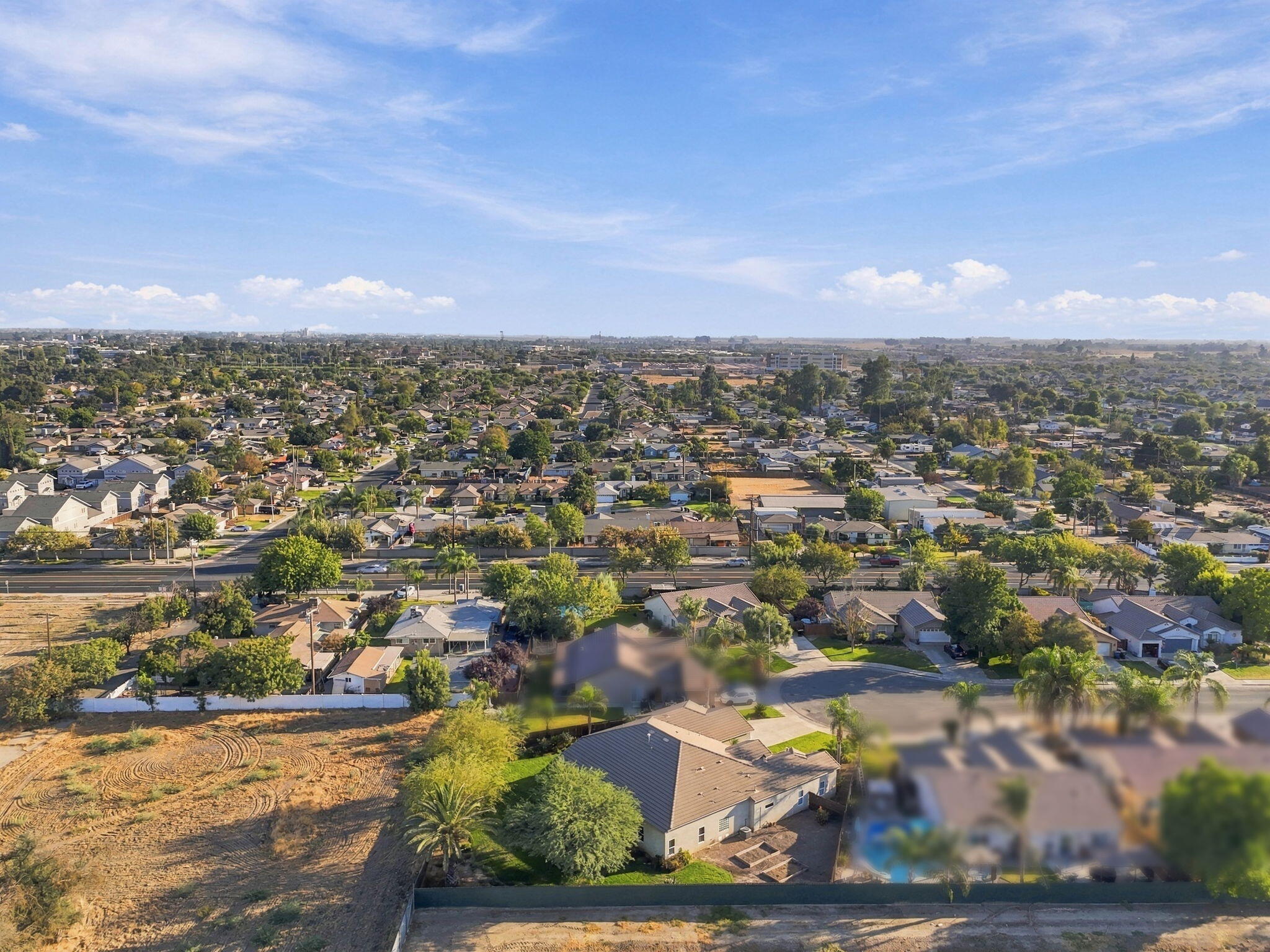 1514 W Claridge Ct, Hanford, CA 93230