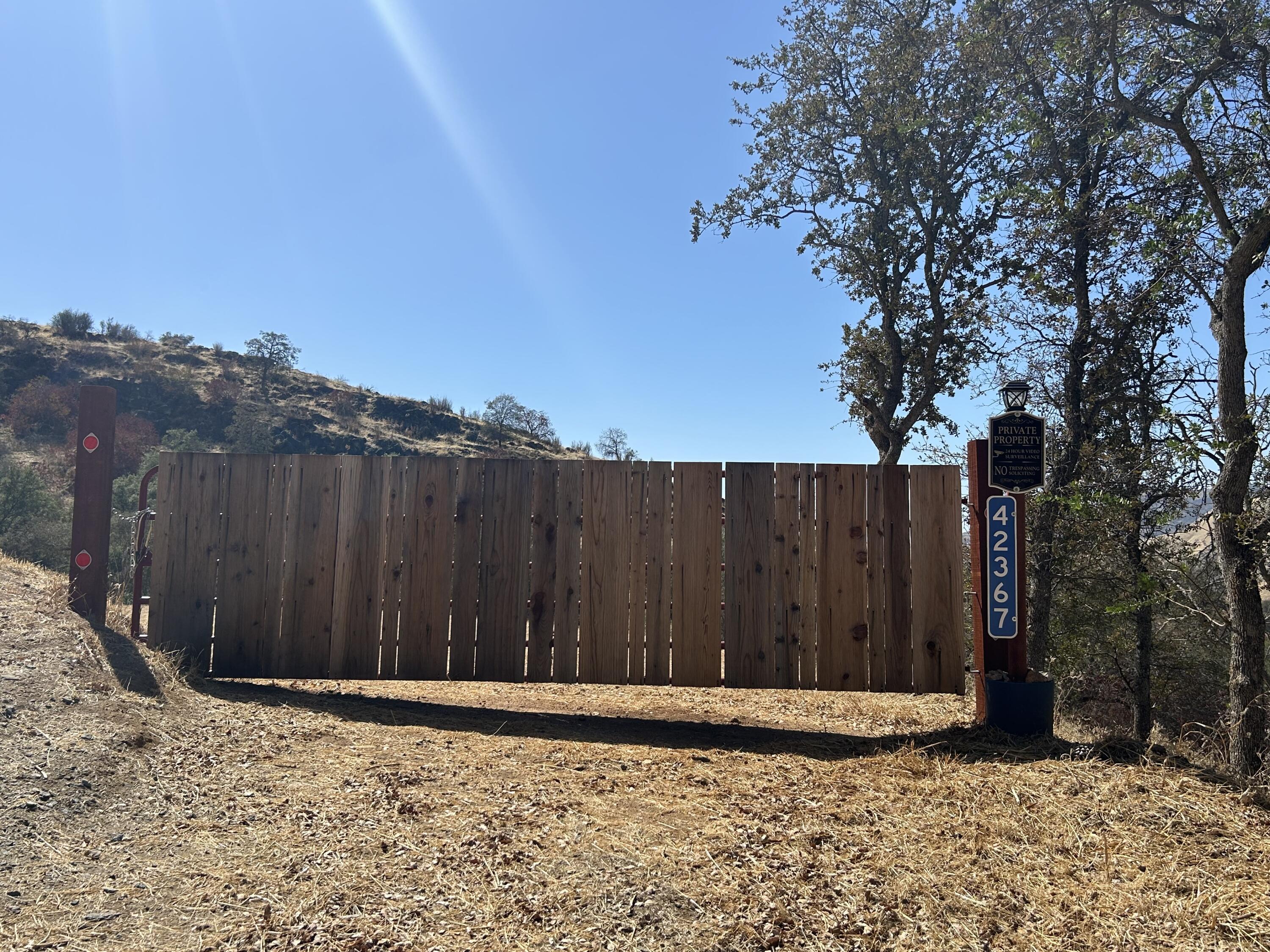 42367 Corral Dr, Three Rivers, CA 93271