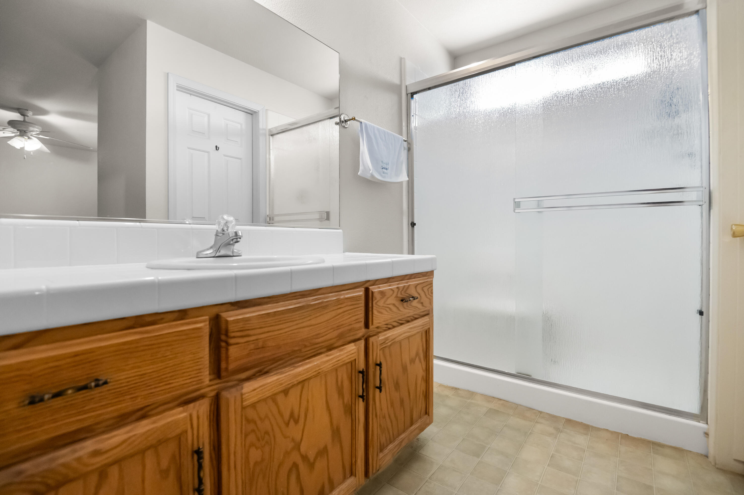 561 S Santa Clara St, Tulare, CA 93274