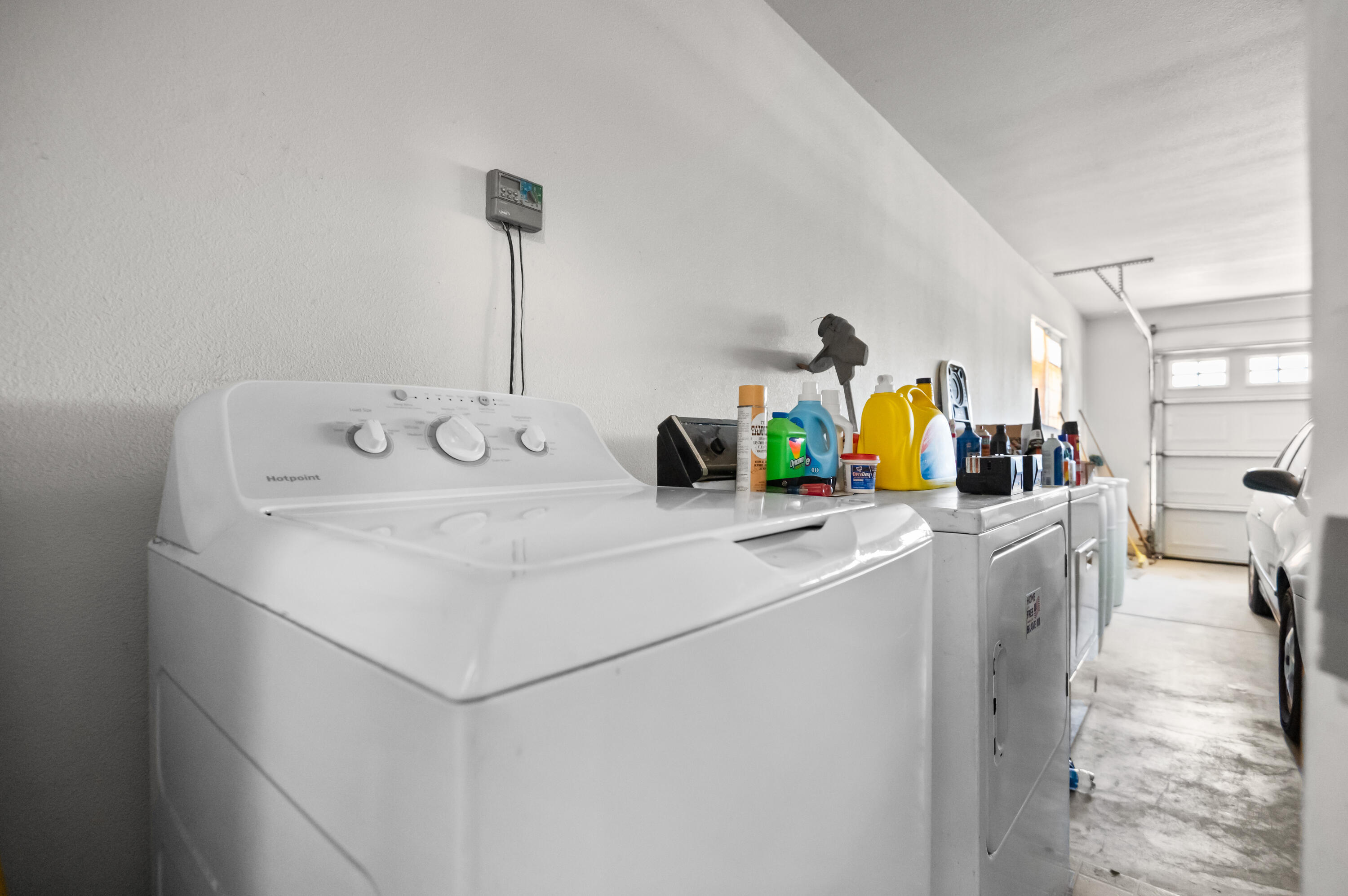 561 S Santa Clara St, Tulare, CA 93274