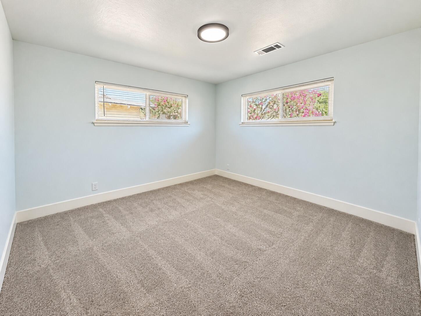 3856 N Hacienda Dr, Fresno, CA 93705