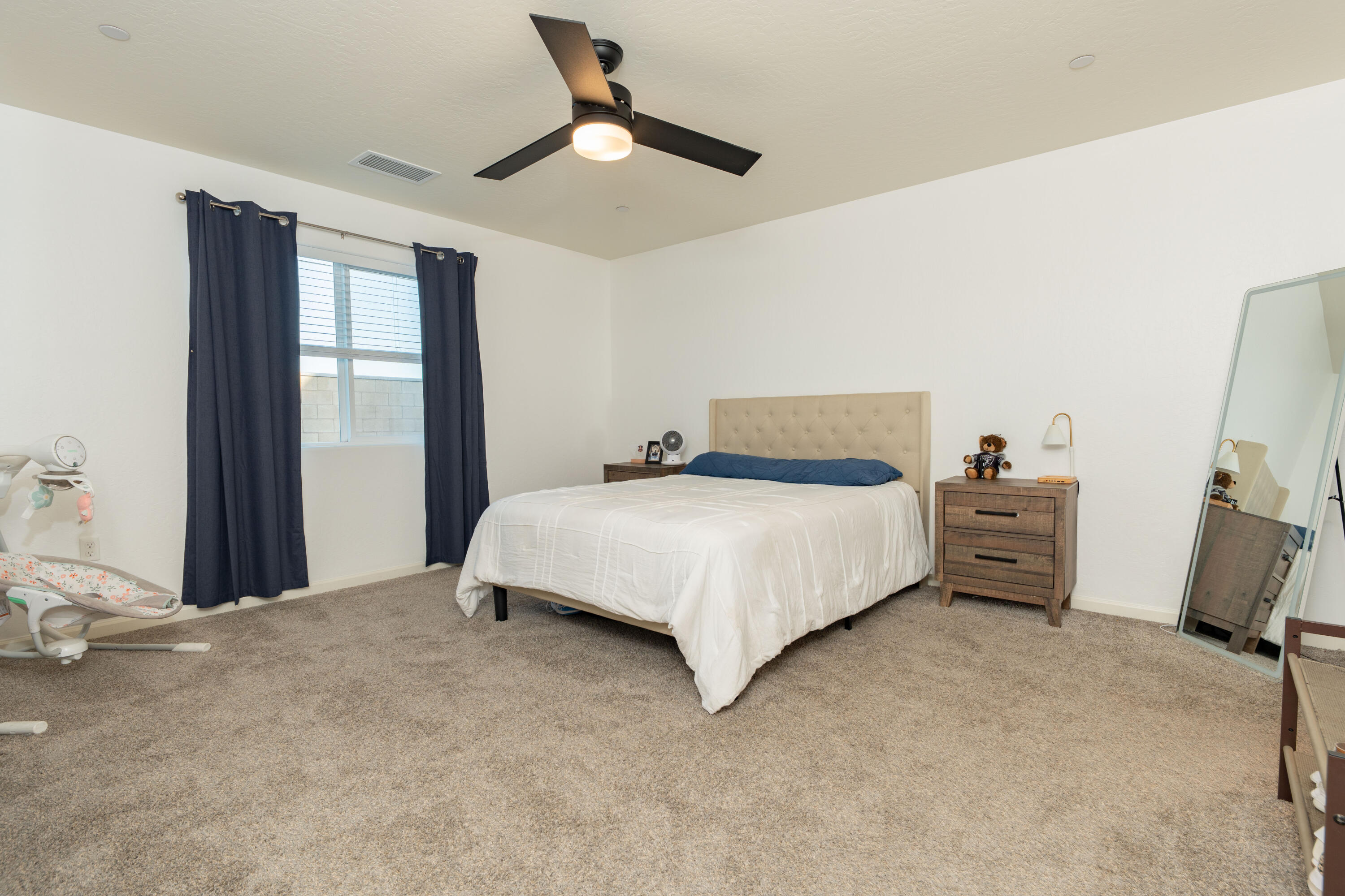 1517 S Barberry Pl, Hanford, CA 93230
