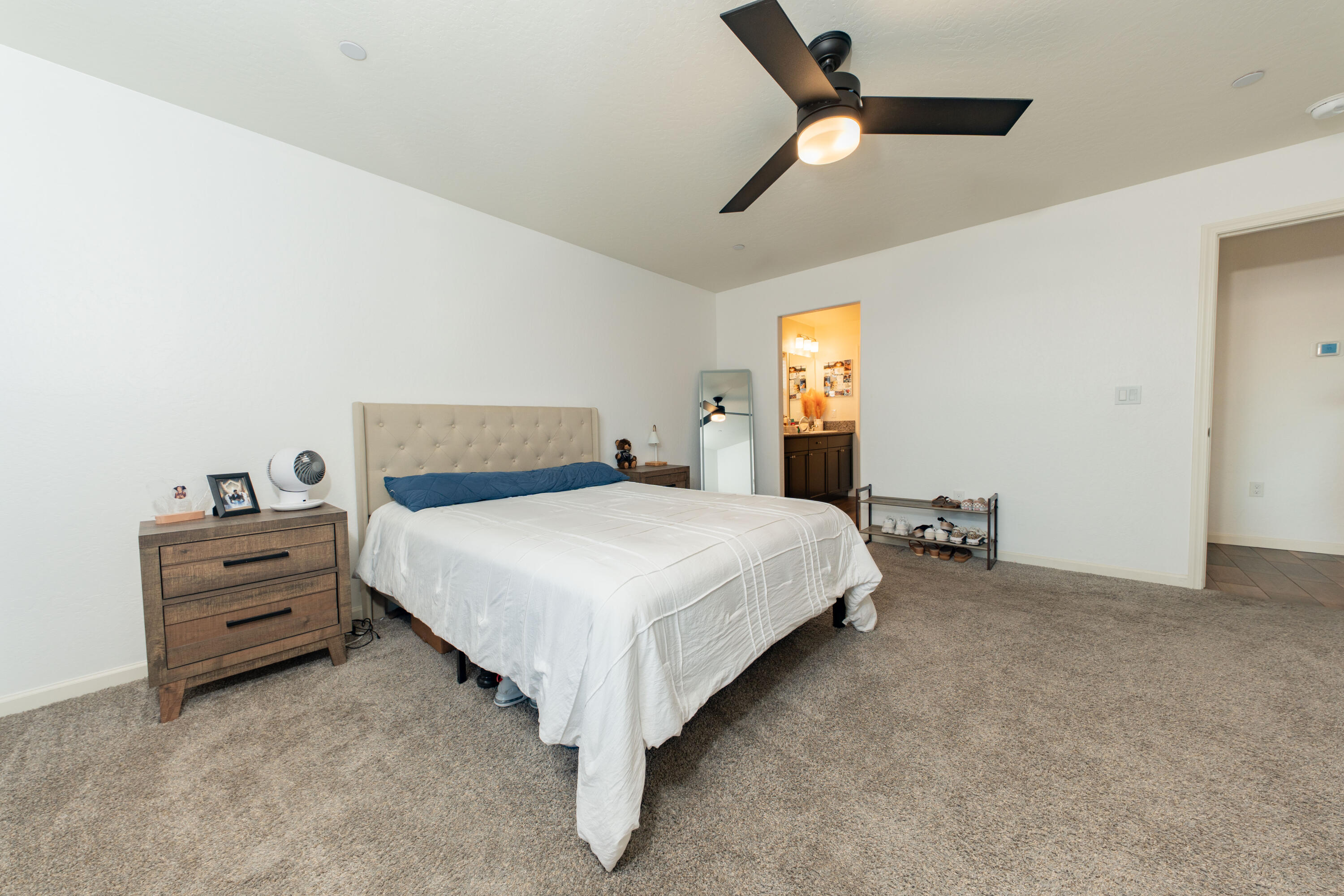 1517 S Barberry Pl, Hanford, CA 93230