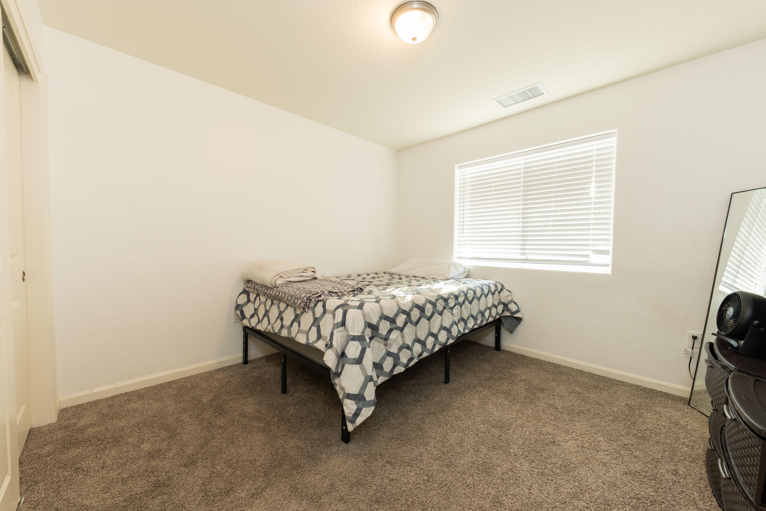 1517 S Barberry Pl, Hanford, CA 93230