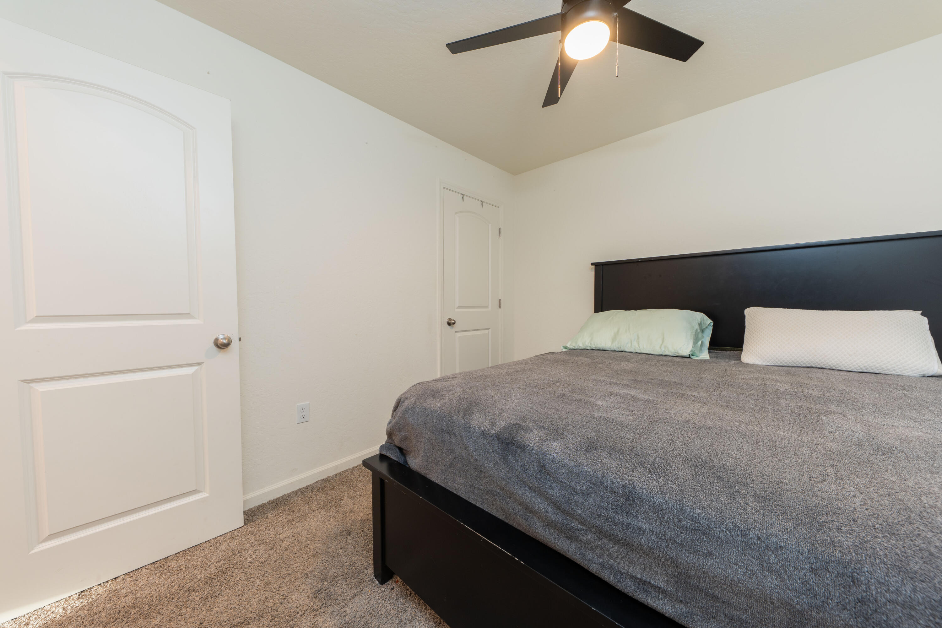 1517 S Barberry Pl, Hanford, CA 93230