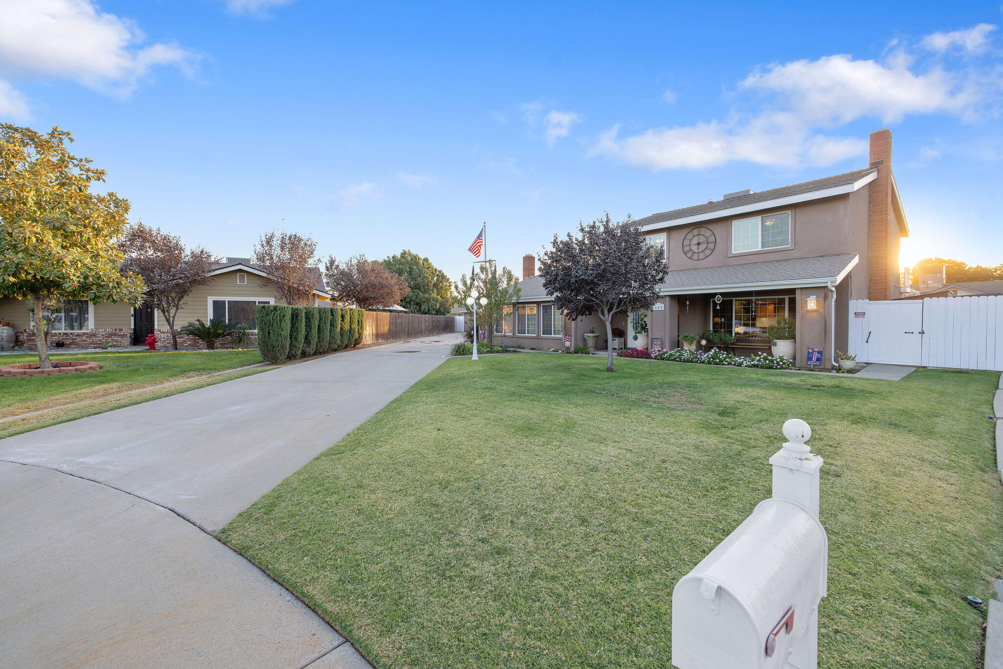 445 Mike Ct, Lemoore, CA 93245