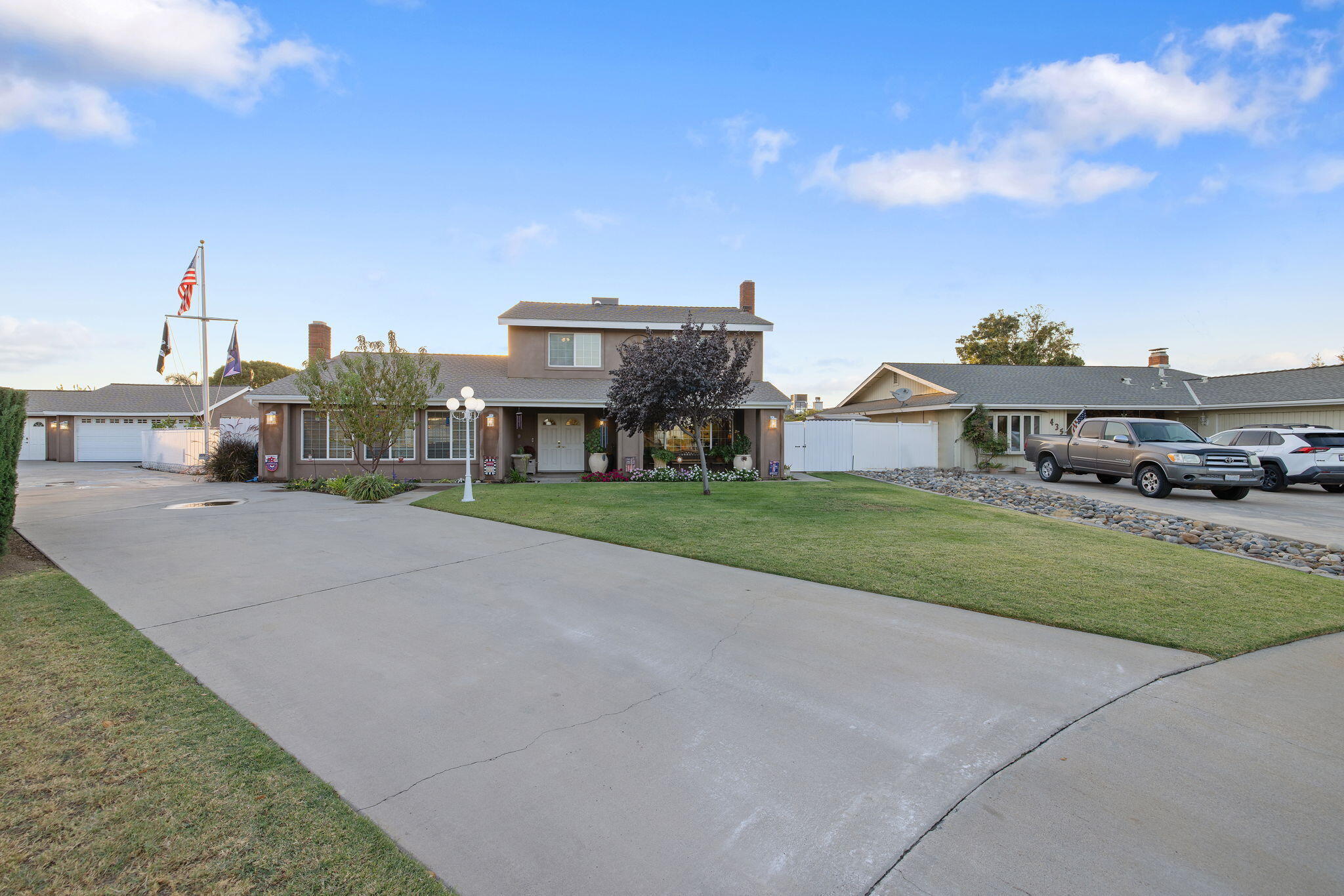 445 Mike Ct, Lemoore, CA 93245