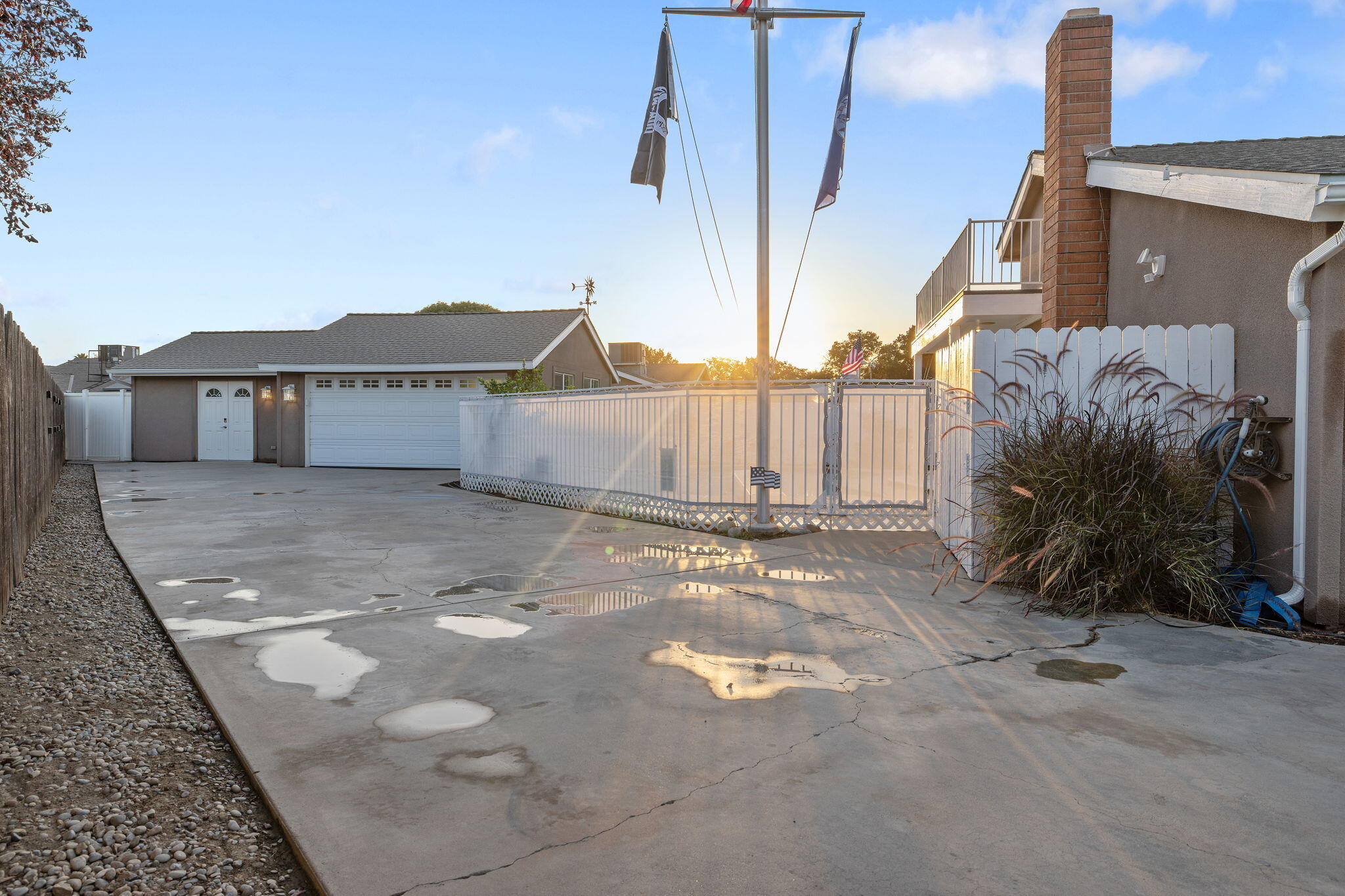 445 Mike Ct, Lemoore, CA 93245