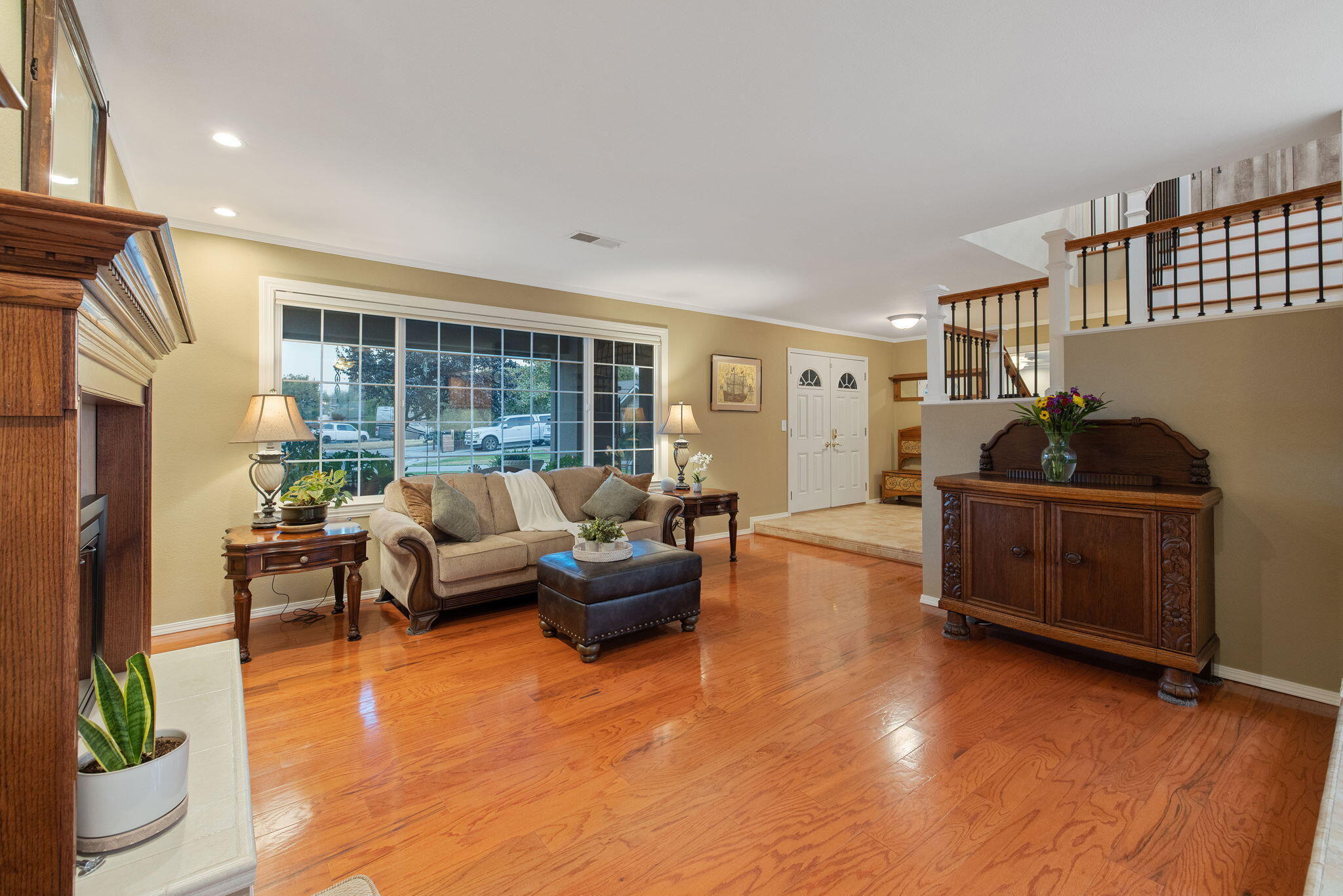 445 Mike Ct, Lemoore, CA 93245
