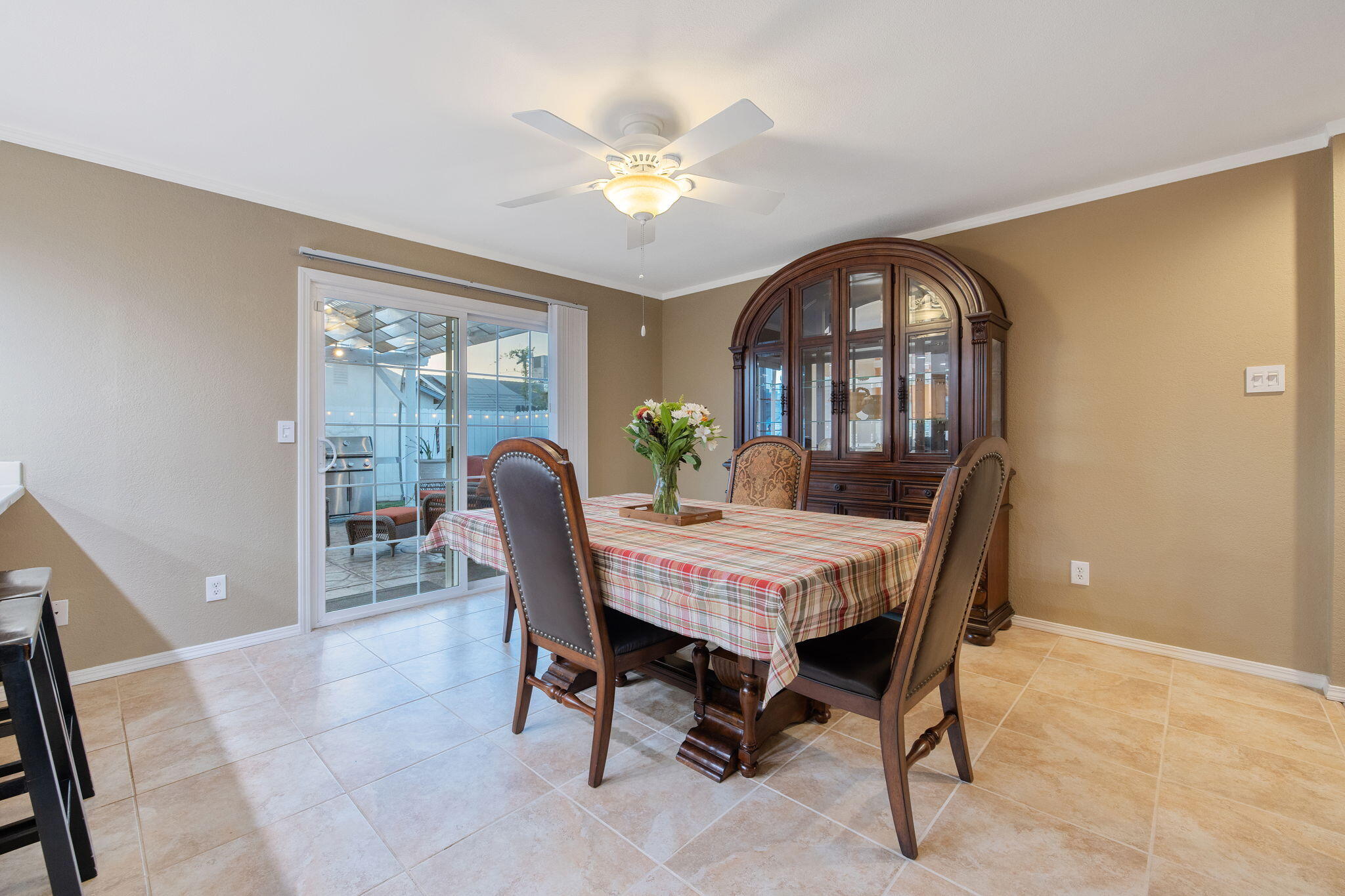 445 Mike Ct, Lemoore, CA 93245