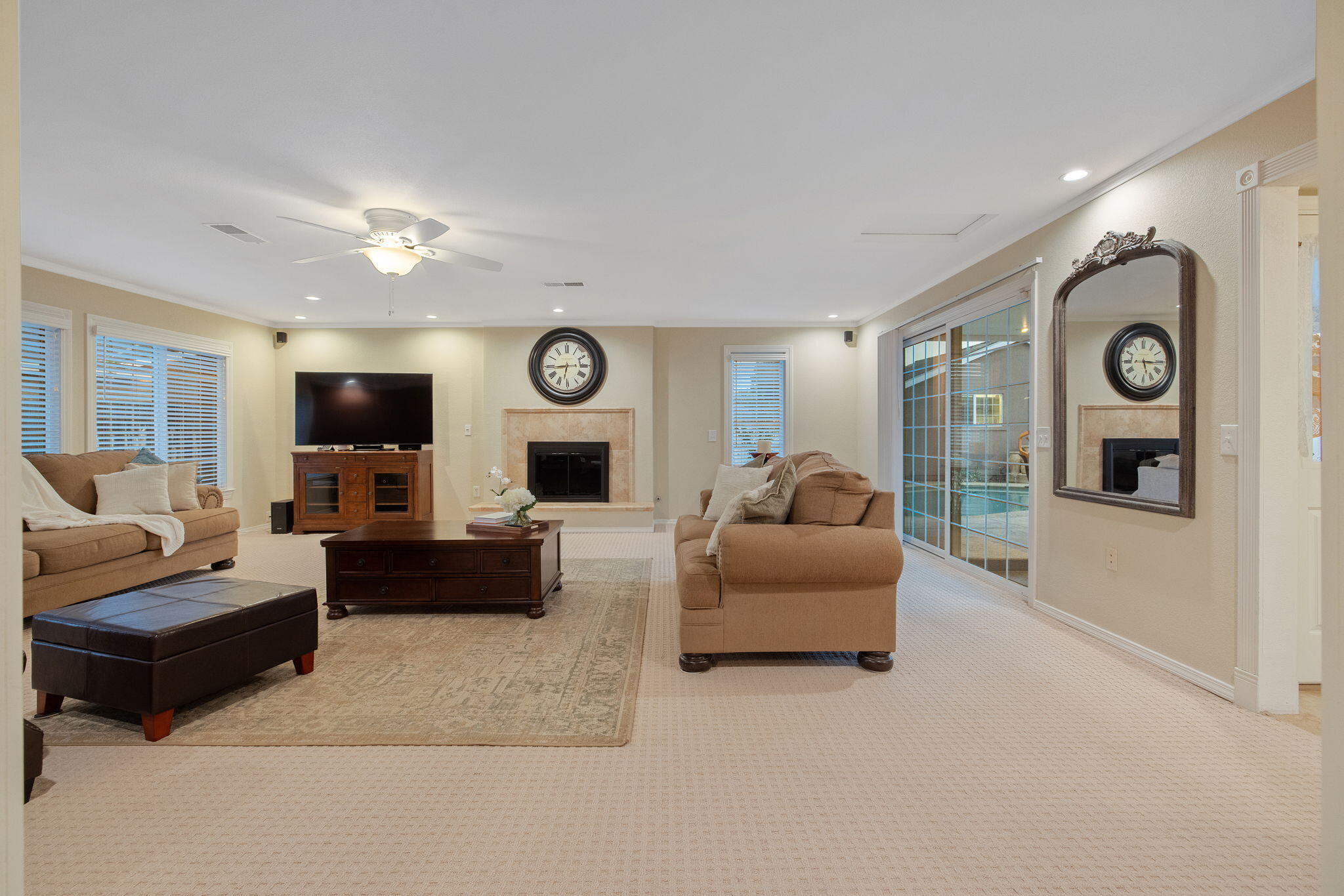 445 Mike Ct, Lemoore, CA 93245