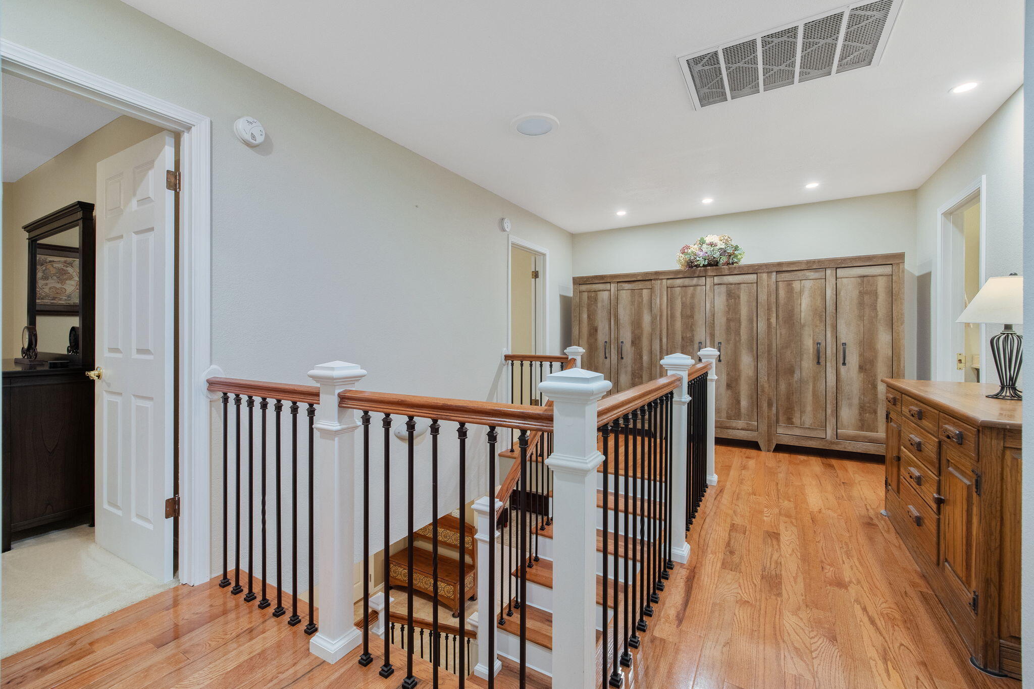 445 Mike Ct, Lemoore, CA 93245