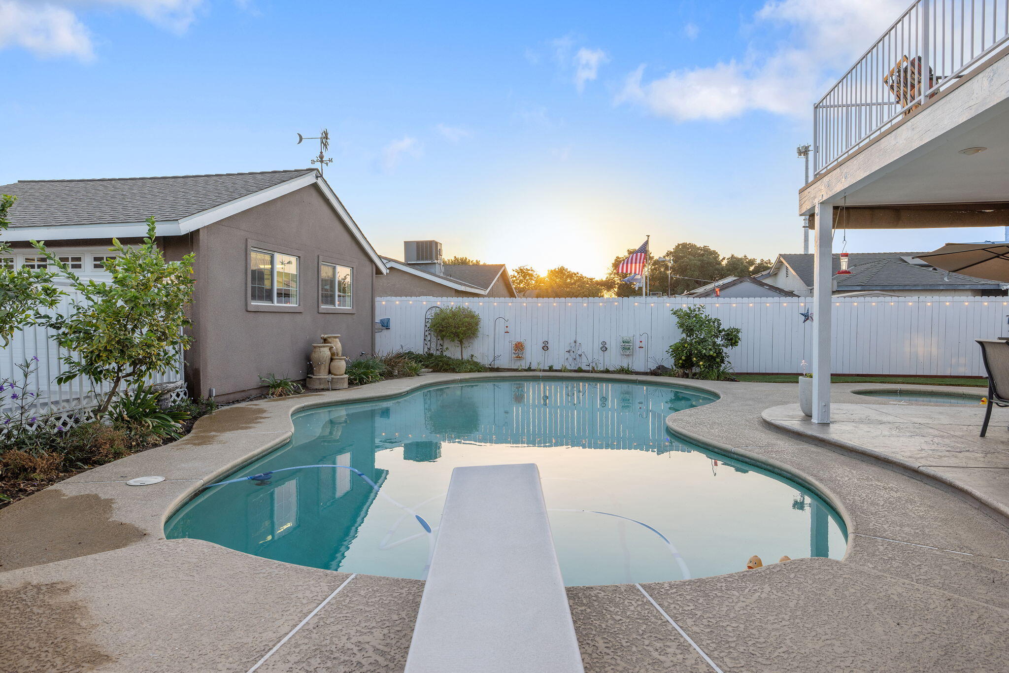 445 Mike Ct, Lemoore, CA 93245
