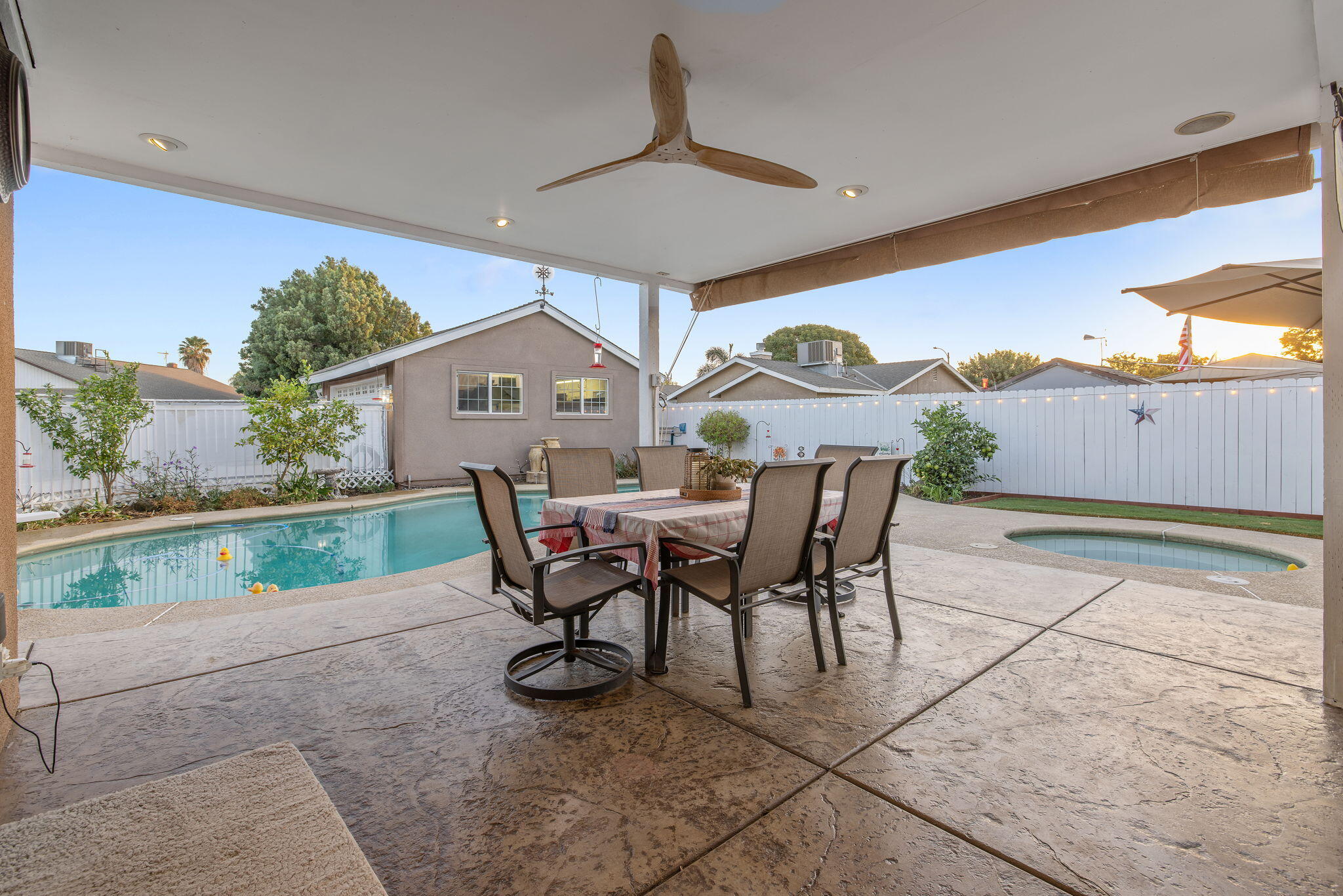445 Mike Ct, Lemoore, CA 93245
