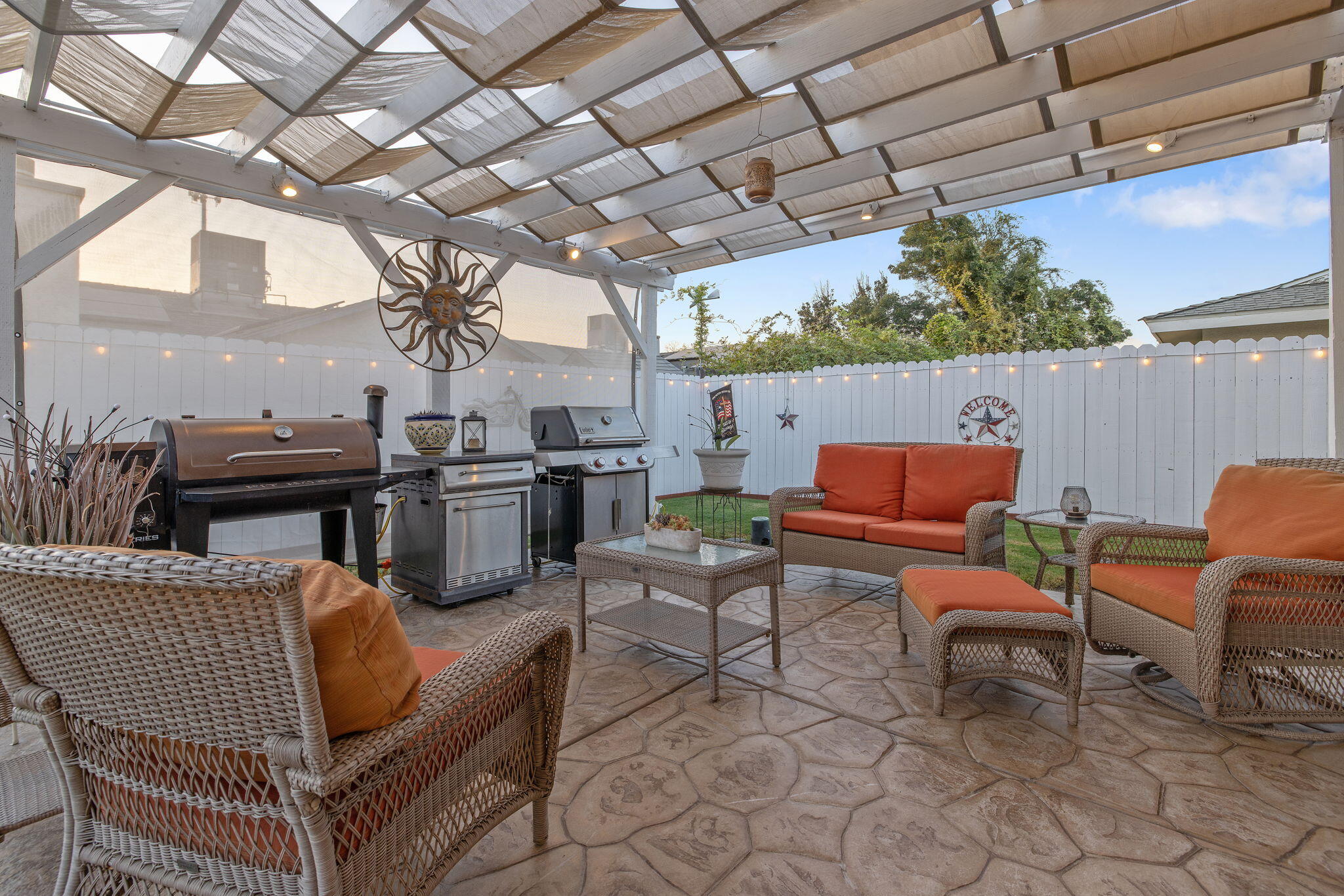 445 Mike Ct, Lemoore, CA 93245