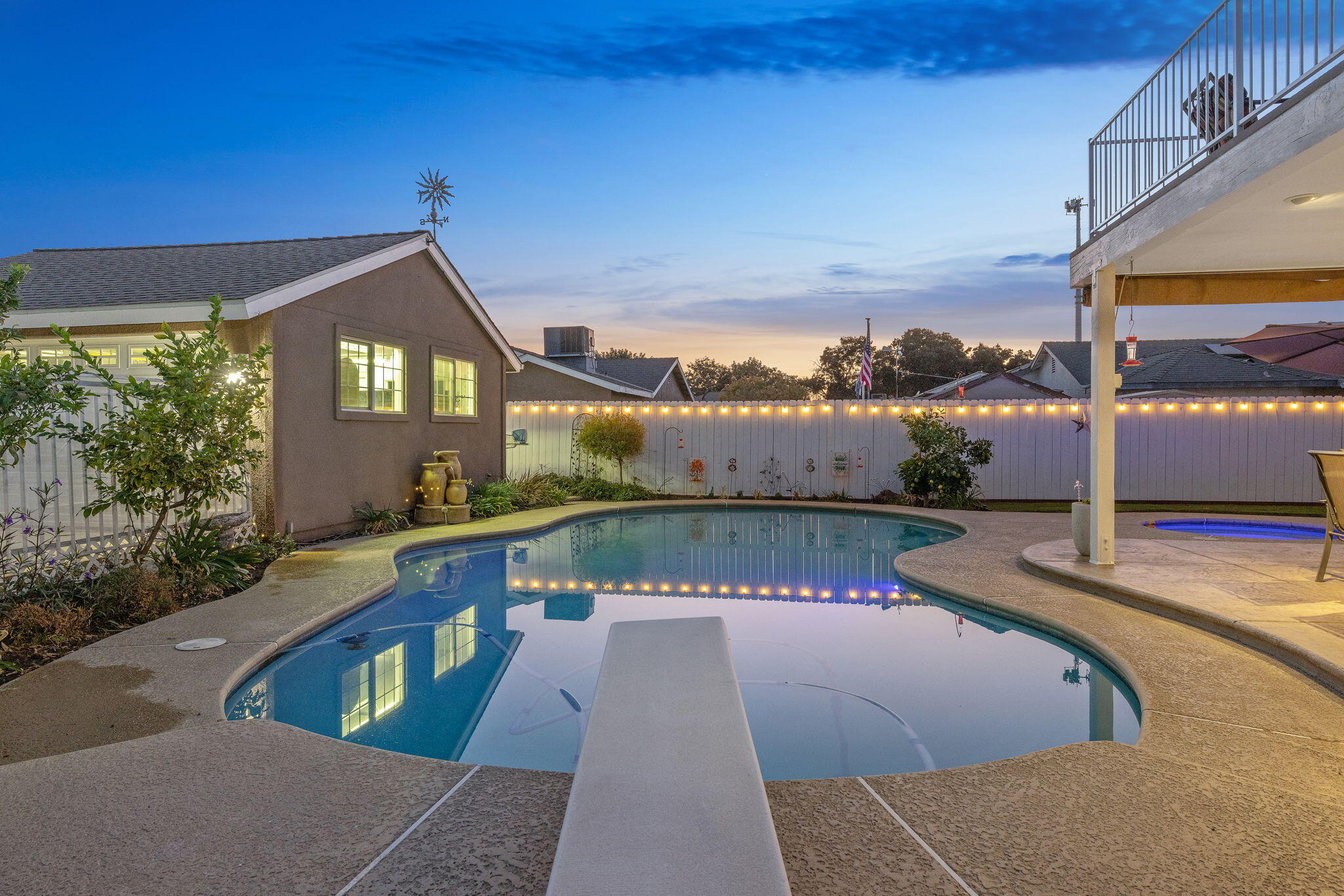 445 Mike Ct, Lemoore, CA 93245
