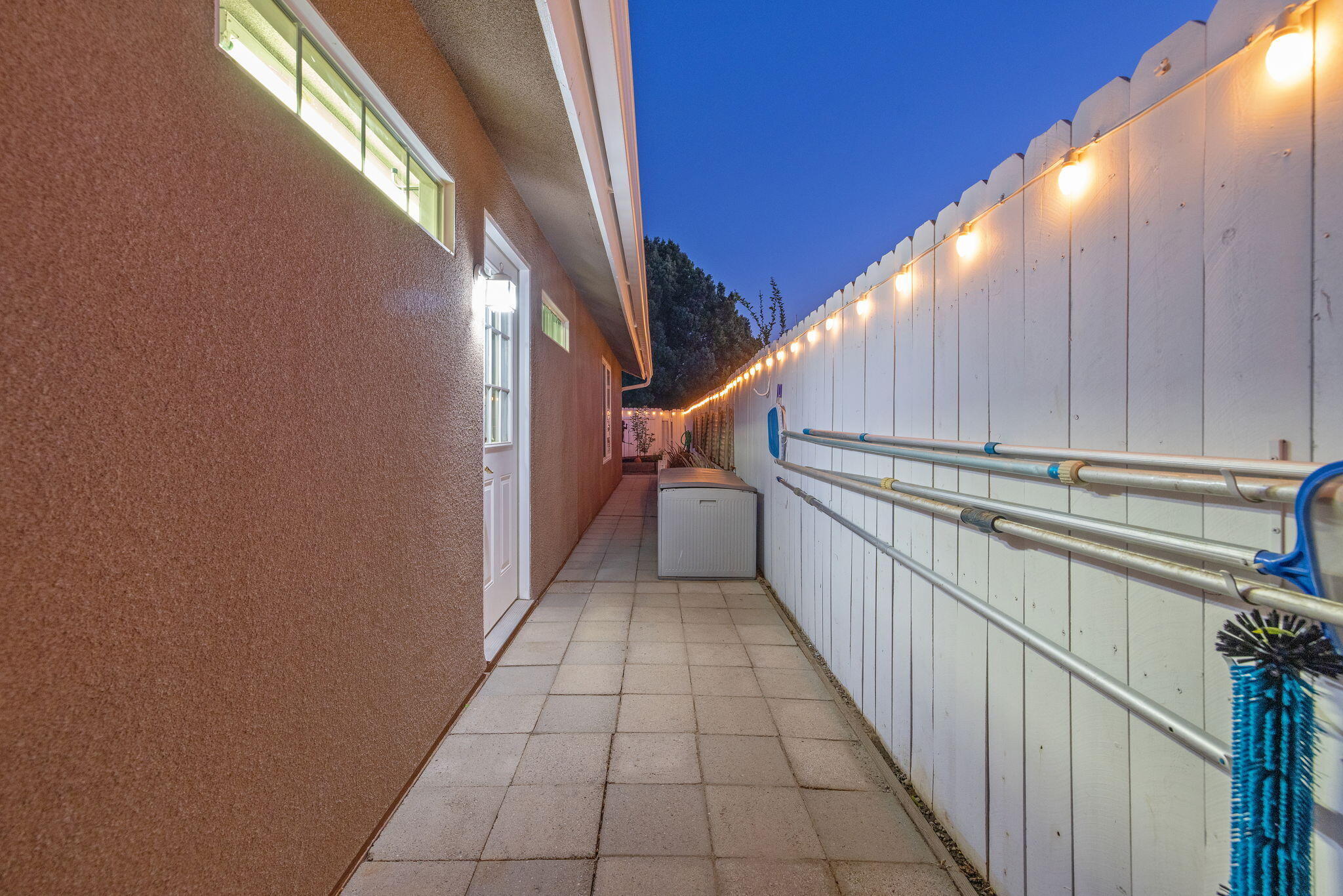 445 Mike Ct, Lemoore, CA 93245