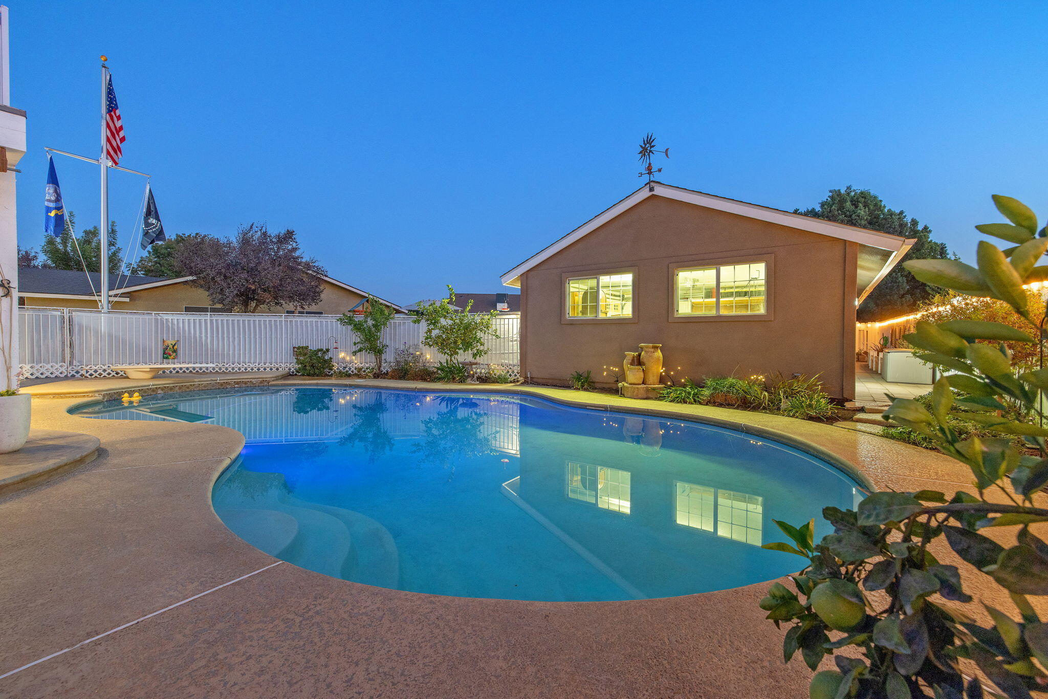445 Mike Ct, Lemoore, CA 93245