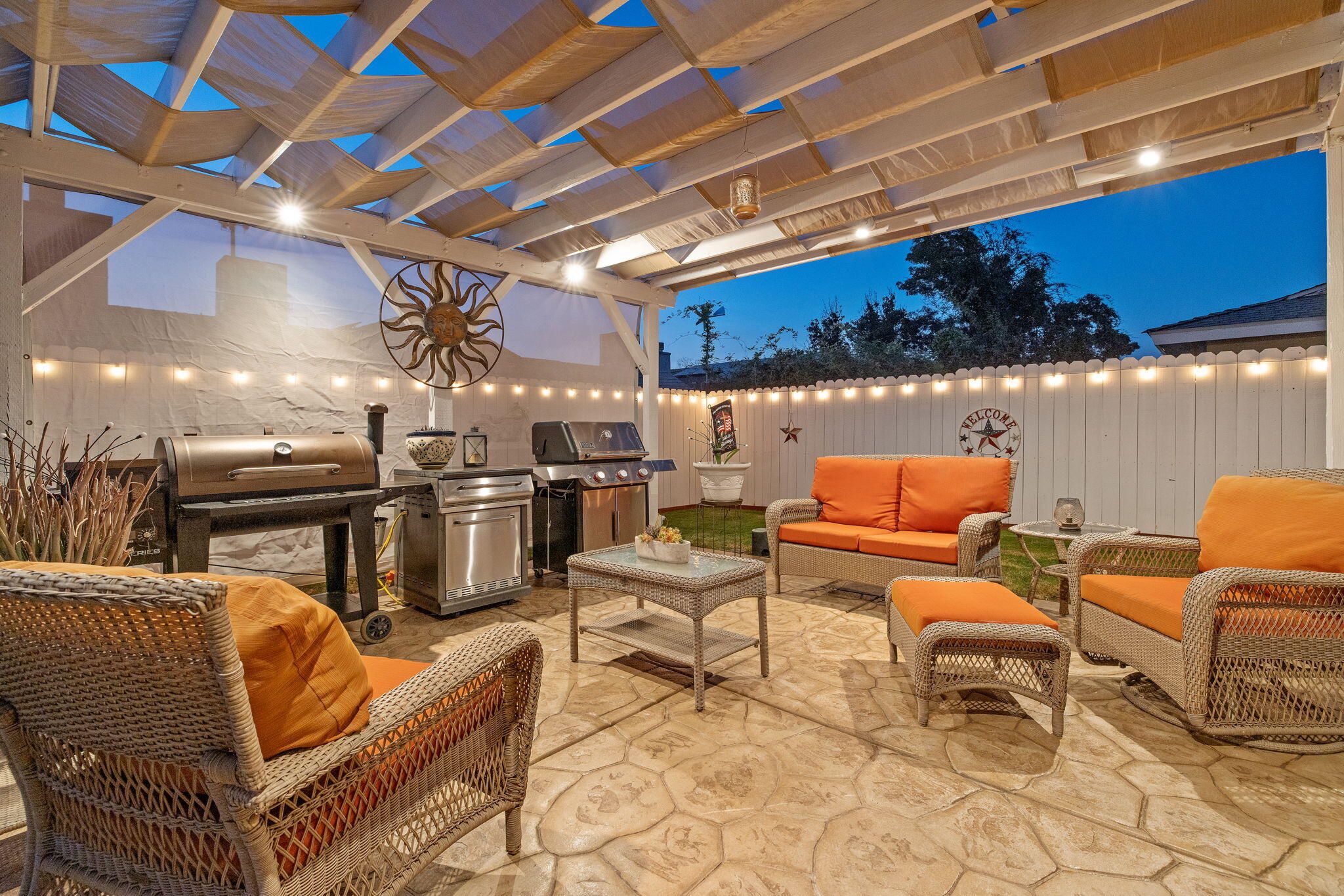 445 Mike Ct, Lemoore, CA 93245