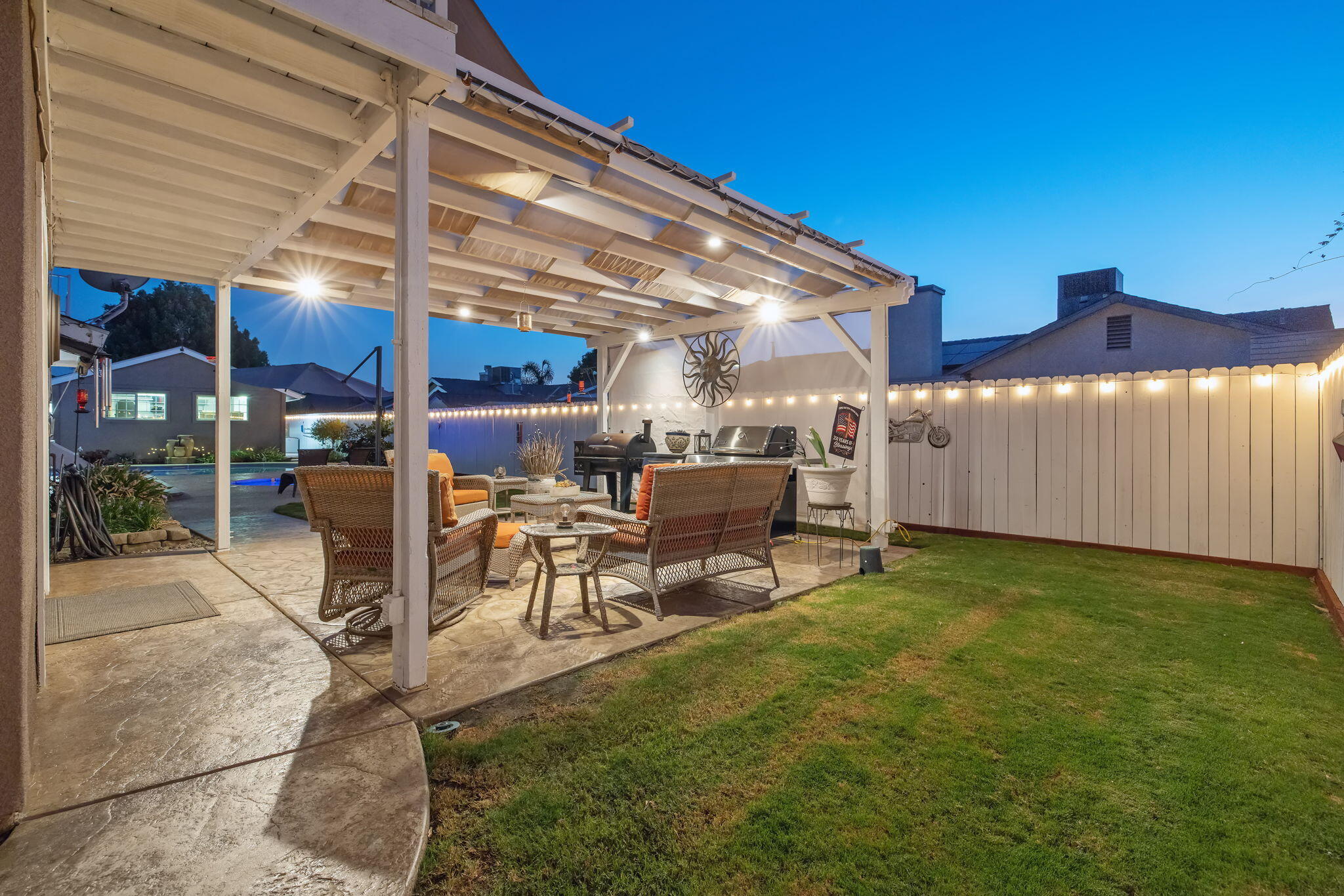 445 Mike Ct, Lemoore, CA 93245
