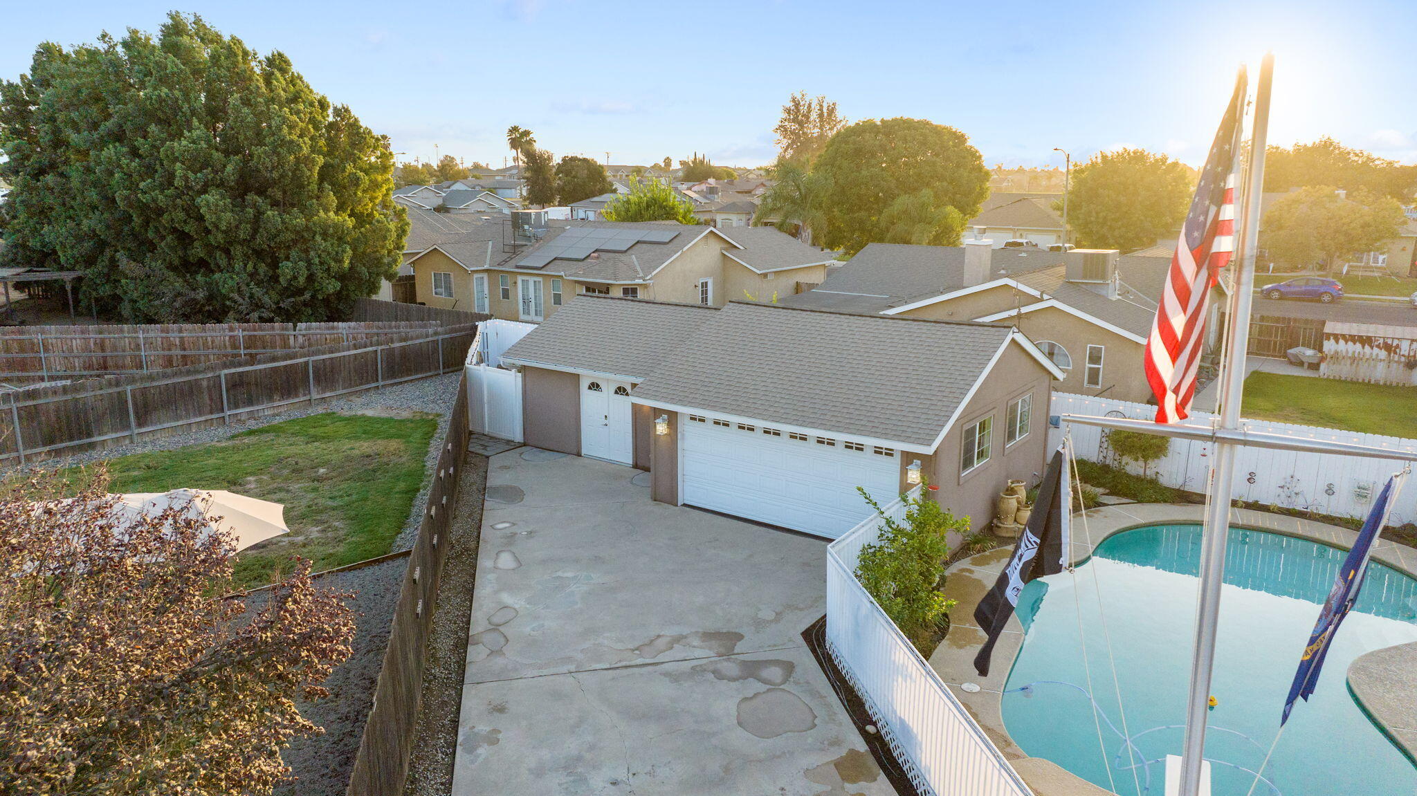 445 Mike Ct, Lemoore, CA 93245