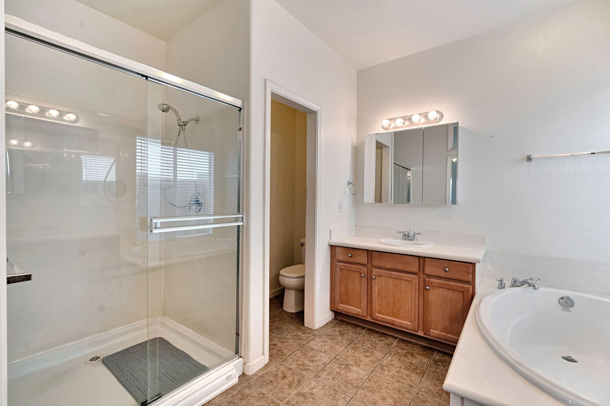 5018 W Modoc, Visalia, CA 93291