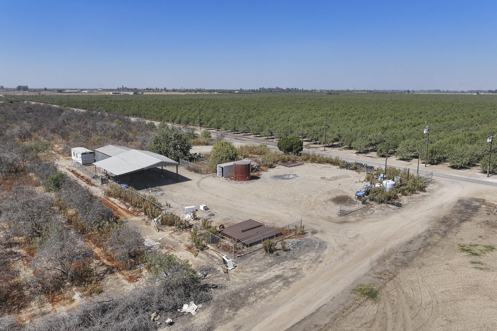 3099 Alila Ave, Pixley, CA 93256