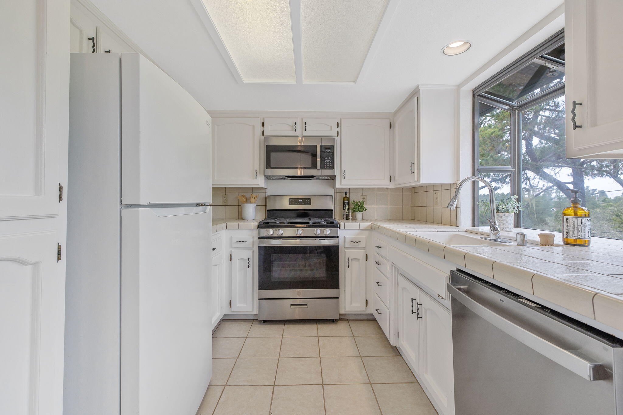 1875 Chester Ln, Cambria, CA 93428
