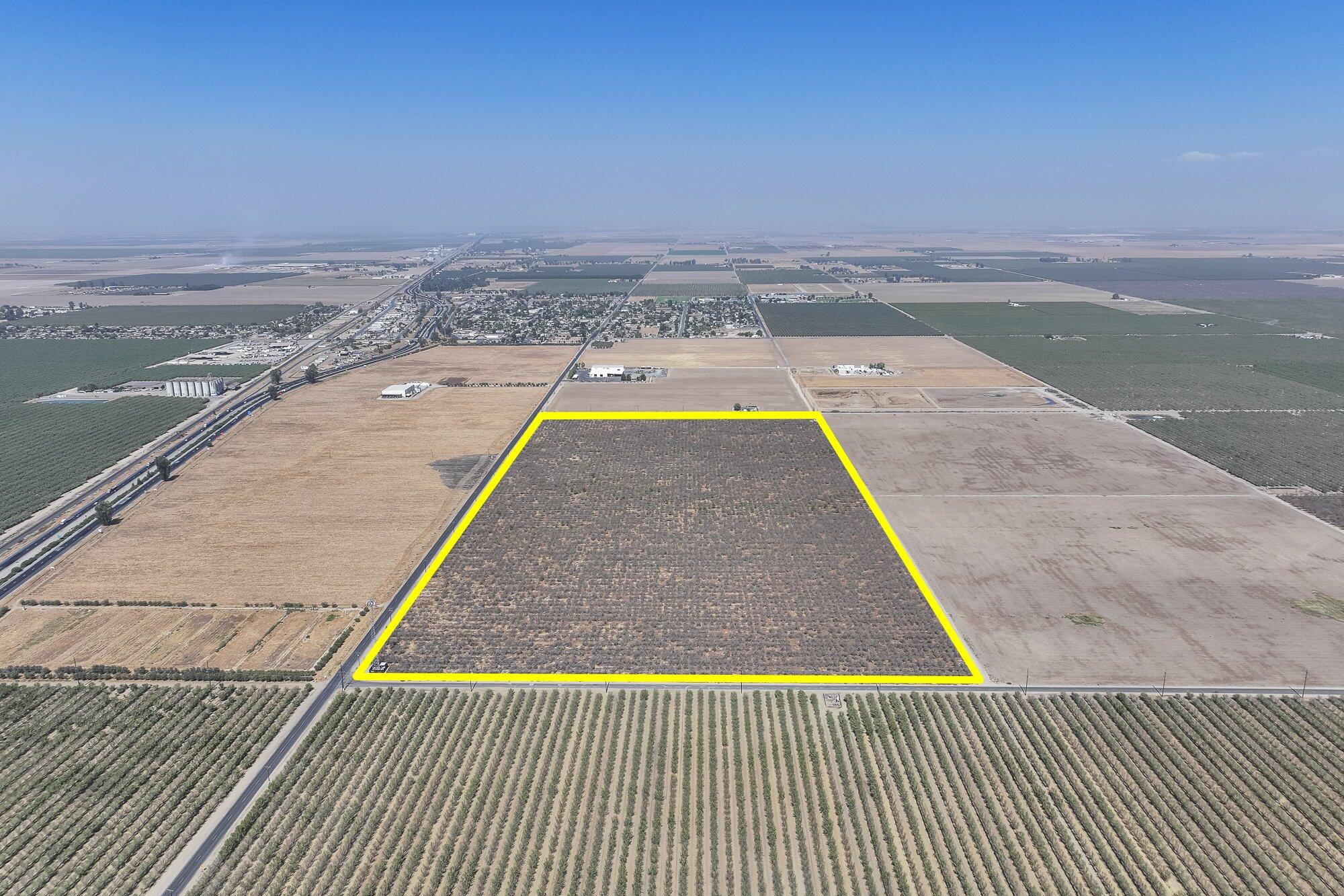 1351 E Sierra Ave, Pixley, CA 93256