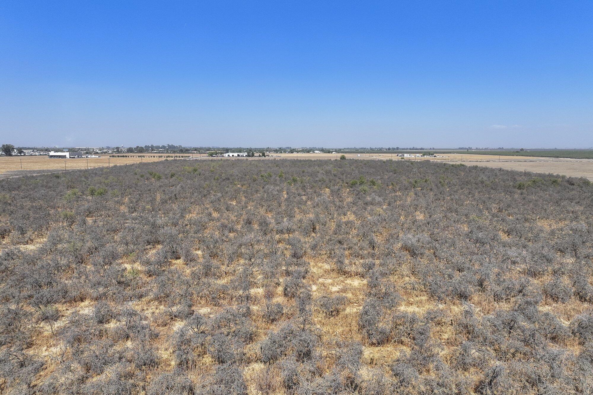 1351 E Sierra Ave, Pixley, CA 93256