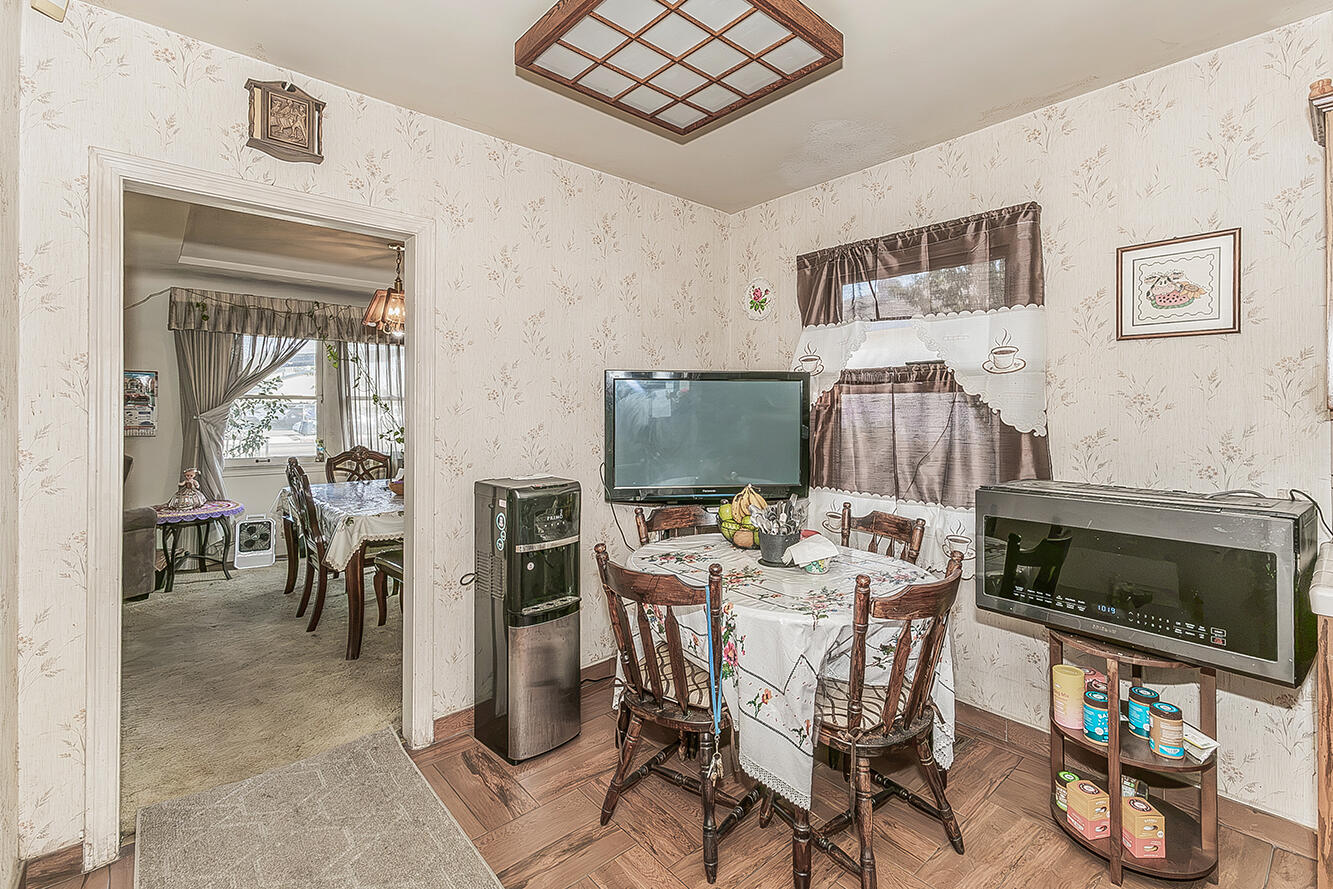 4704 E Tulare Ave, Fresno, CA 93702