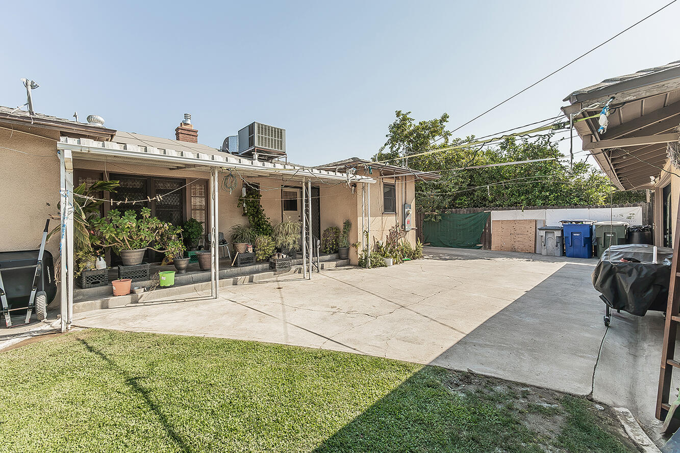 4704 E Tulare Ave, Fresno, CA 93702
