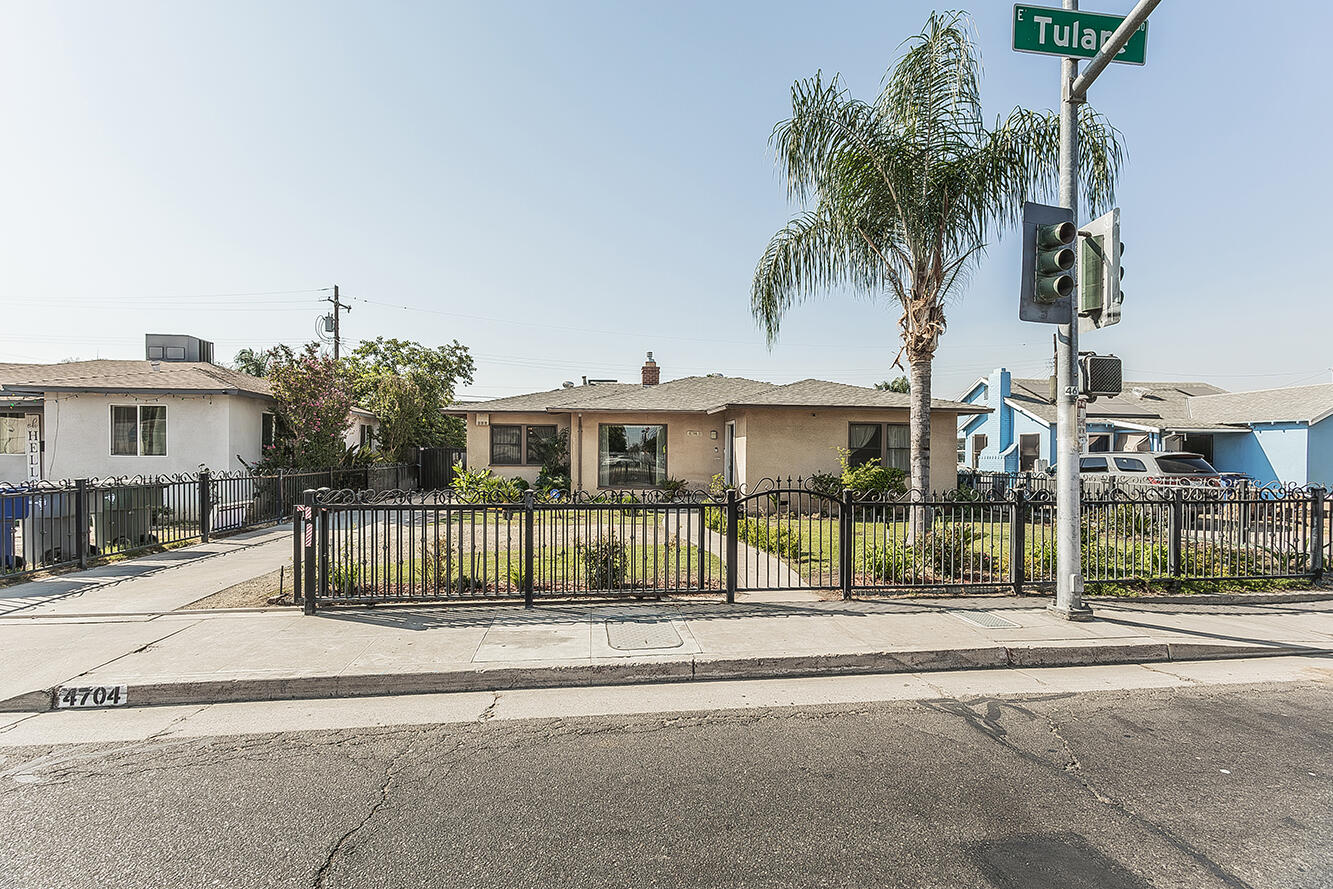 4704 E Tulare Ave, Fresno, CA 93702