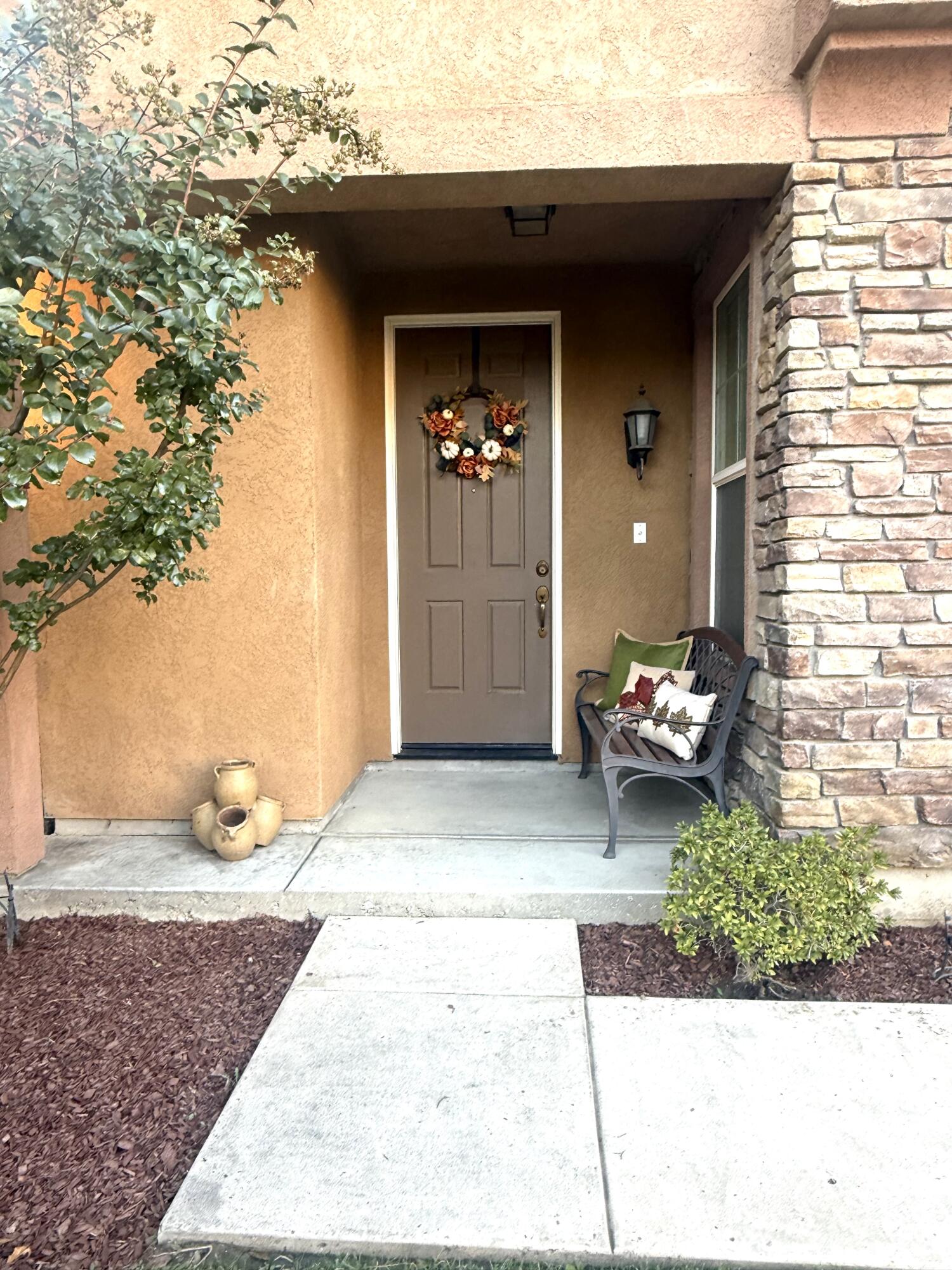 1421 N Cortona Ct, Visalia, CA 93291