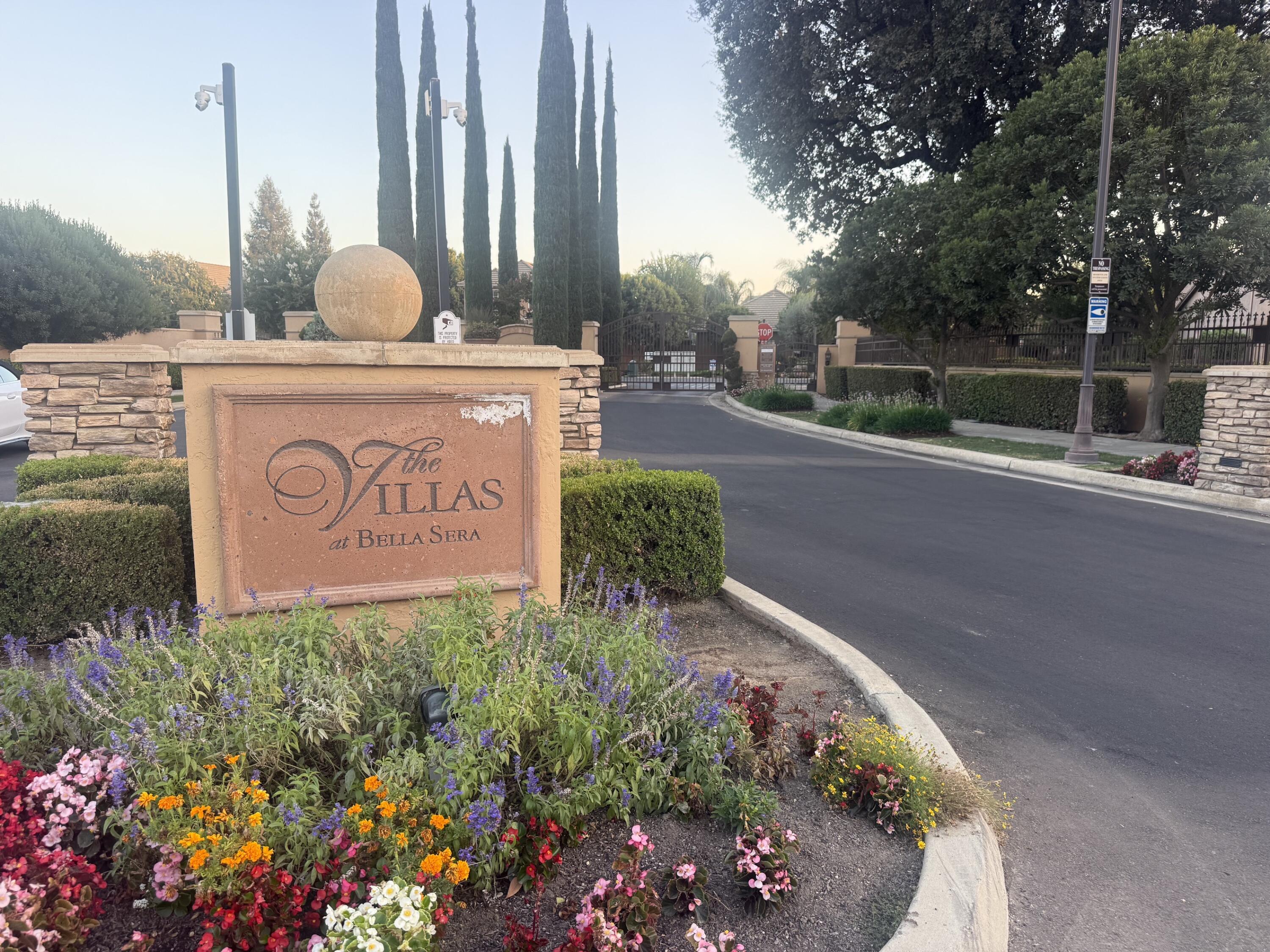 1421 N Cortona Ct, Visalia, CA 93291