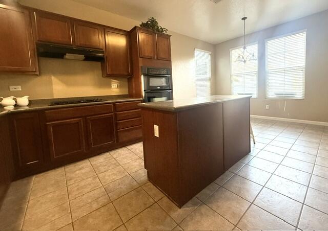 1421 N Cortona Ct, Visalia, CA 93291