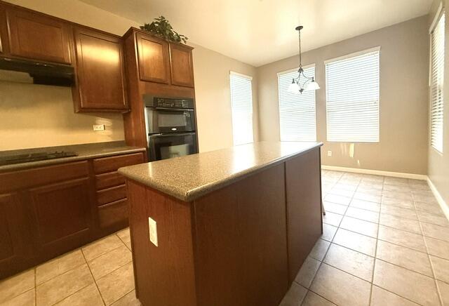 1421 N Cortona Ct, Visalia, CA 93291