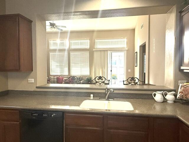 1421 N Cortona Ct, Visalia, CA 93291