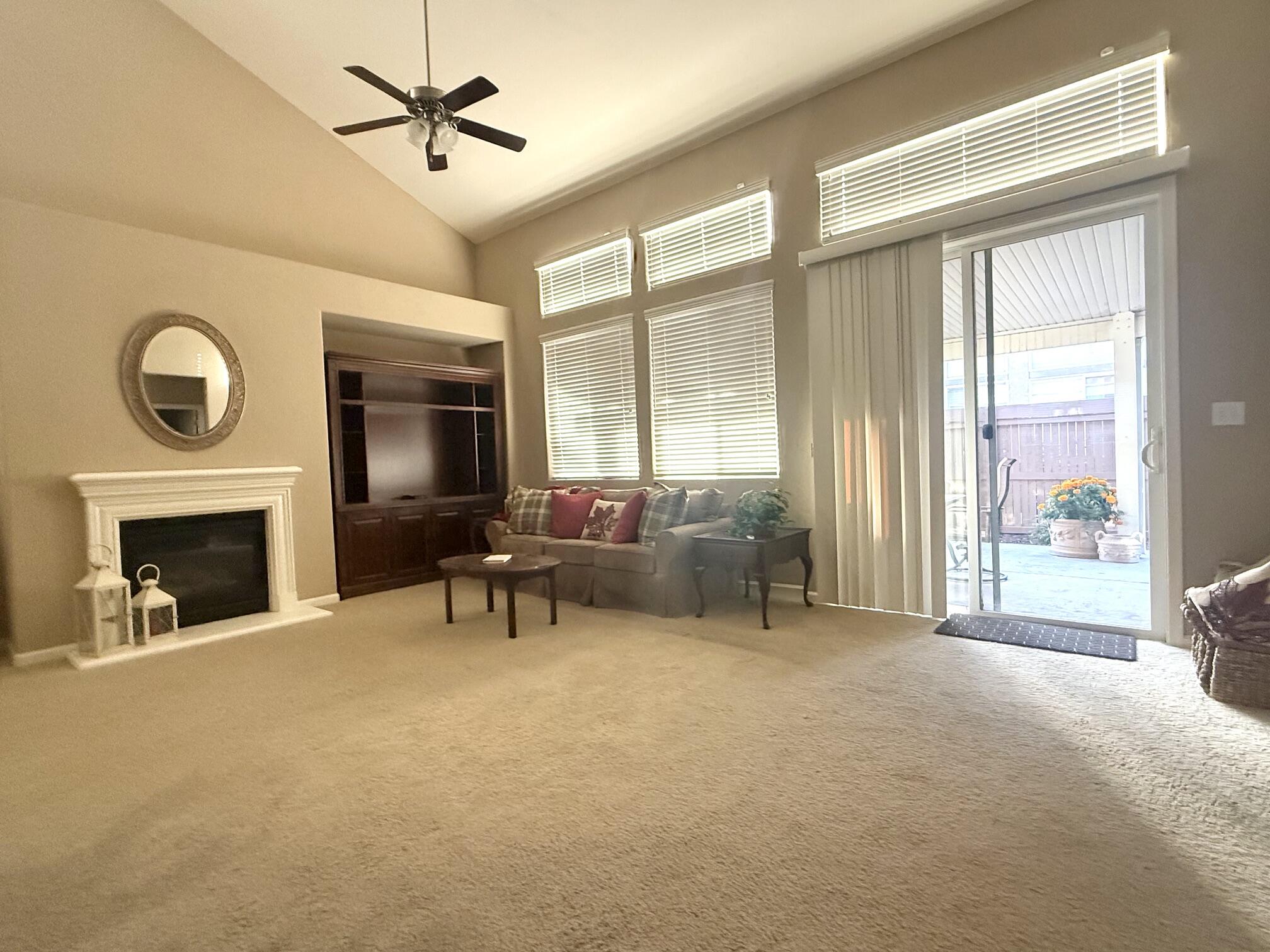 1421 N Cortona Ct, Visalia, CA 93291