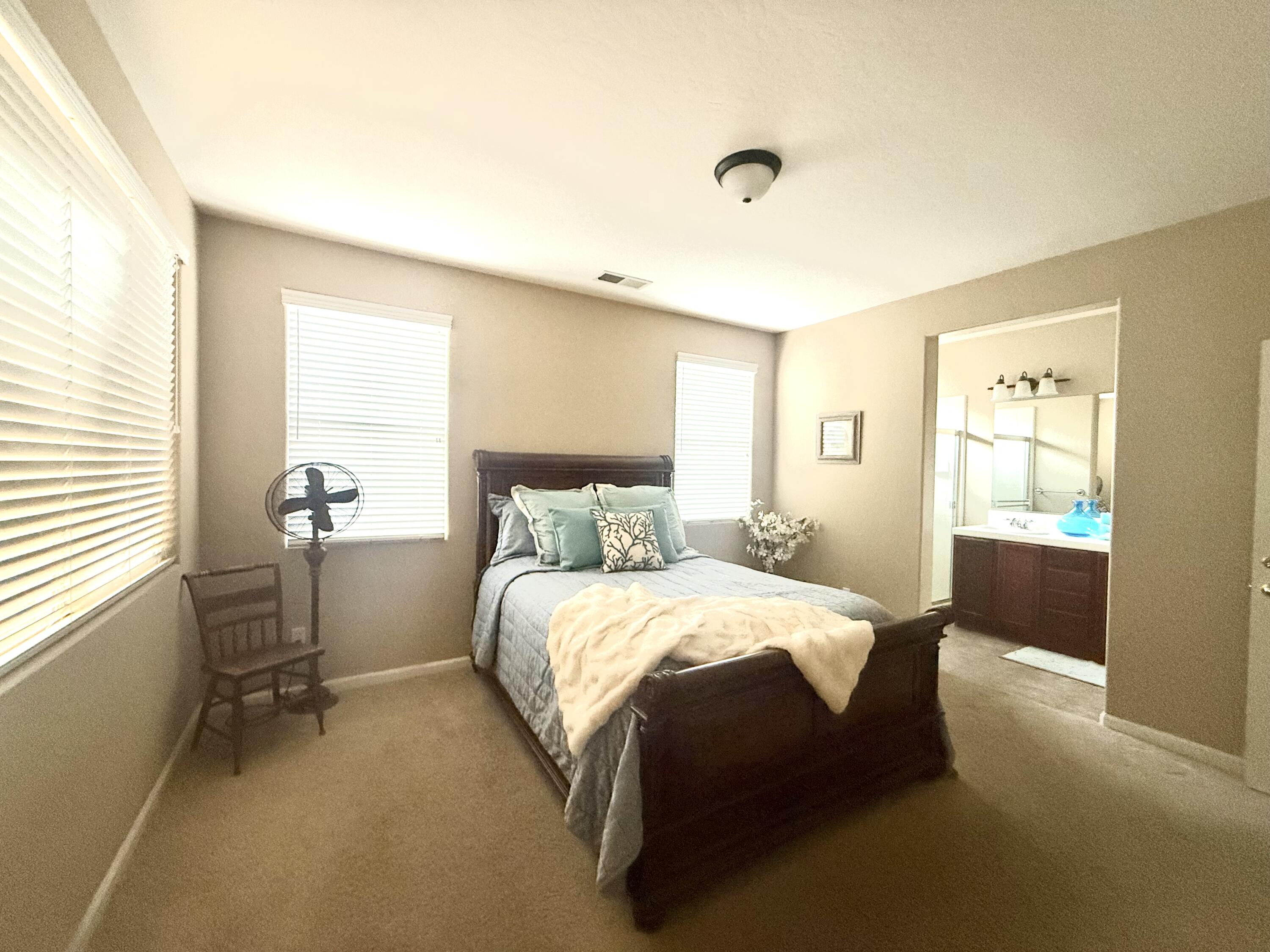1421 N Cortona Ct, Visalia, CA 93291