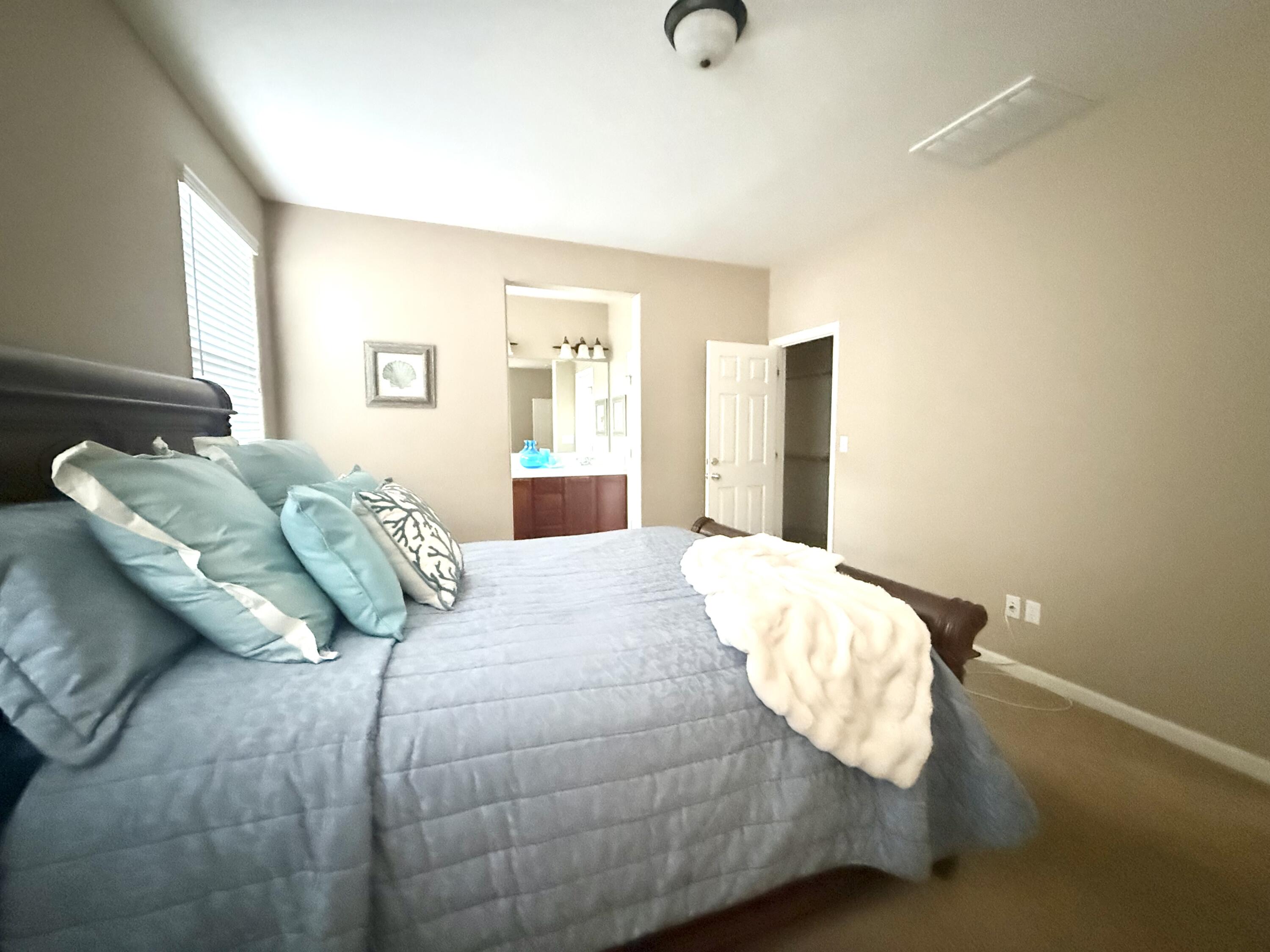 1421 N Cortona Ct, Visalia, CA 93291