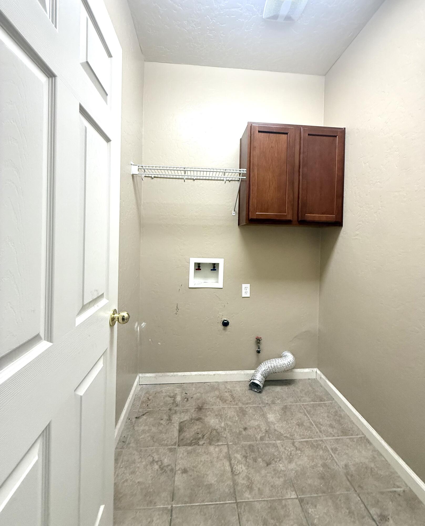 1421 N Cortona Ct, Visalia, CA 93291