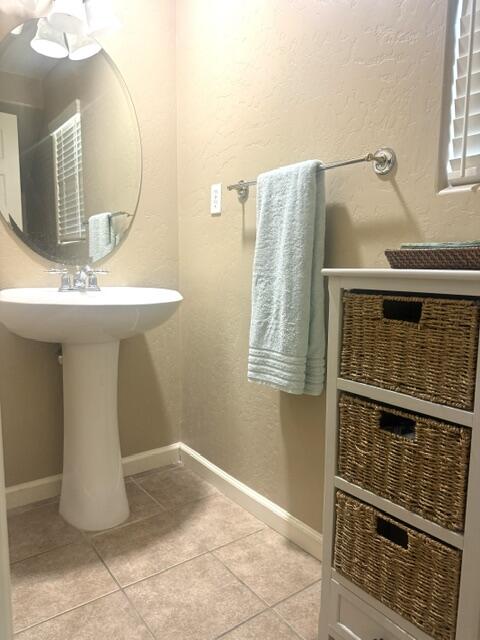1421 N Cortona Ct, Visalia, CA 93291