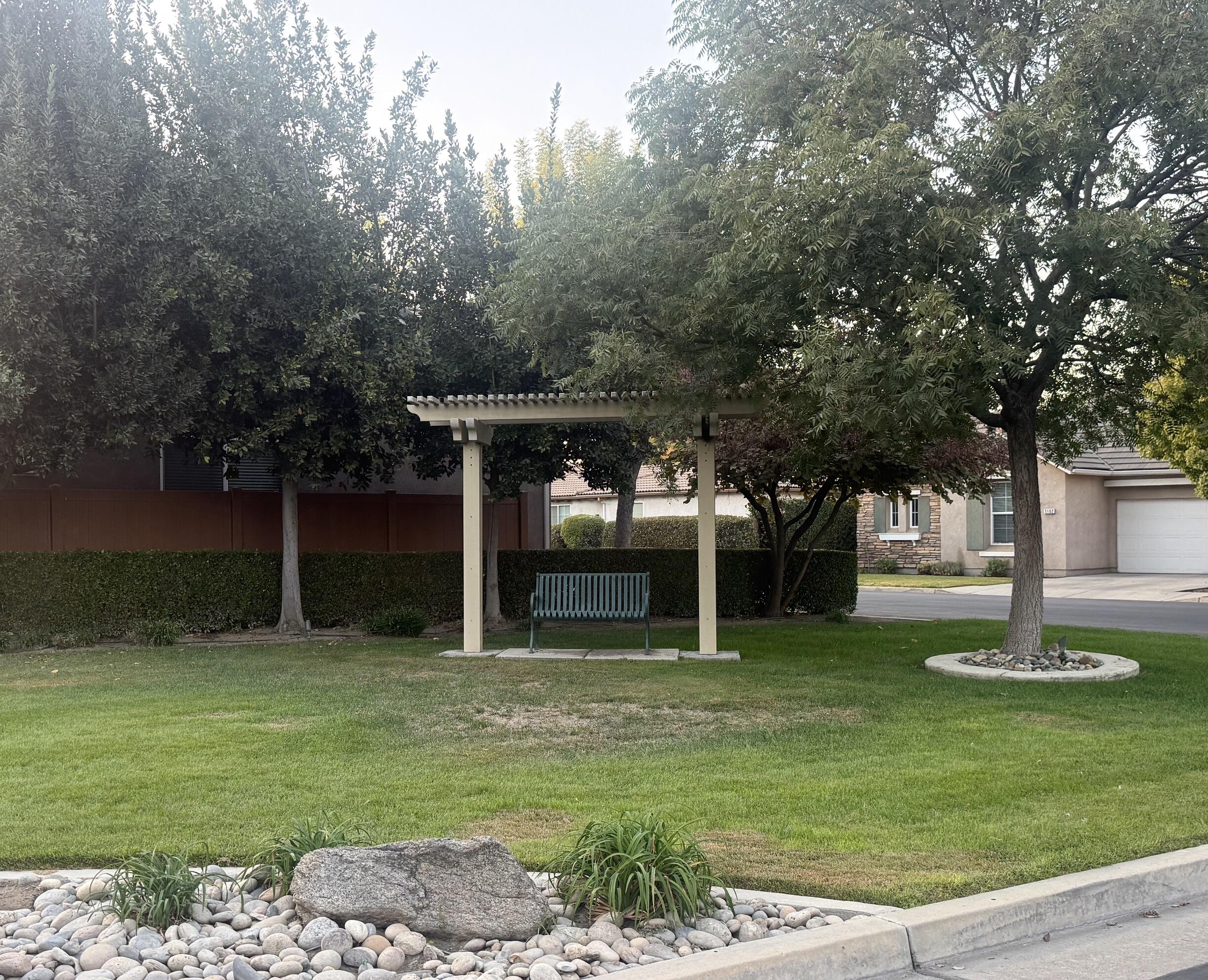 1421 N Cortona Ct, Visalia, CA 93291