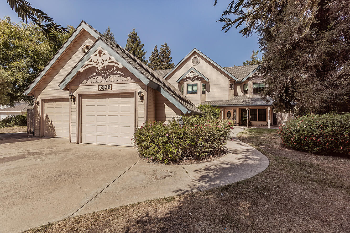 5536 W Prospect Dr, Visalia, CA 93291
