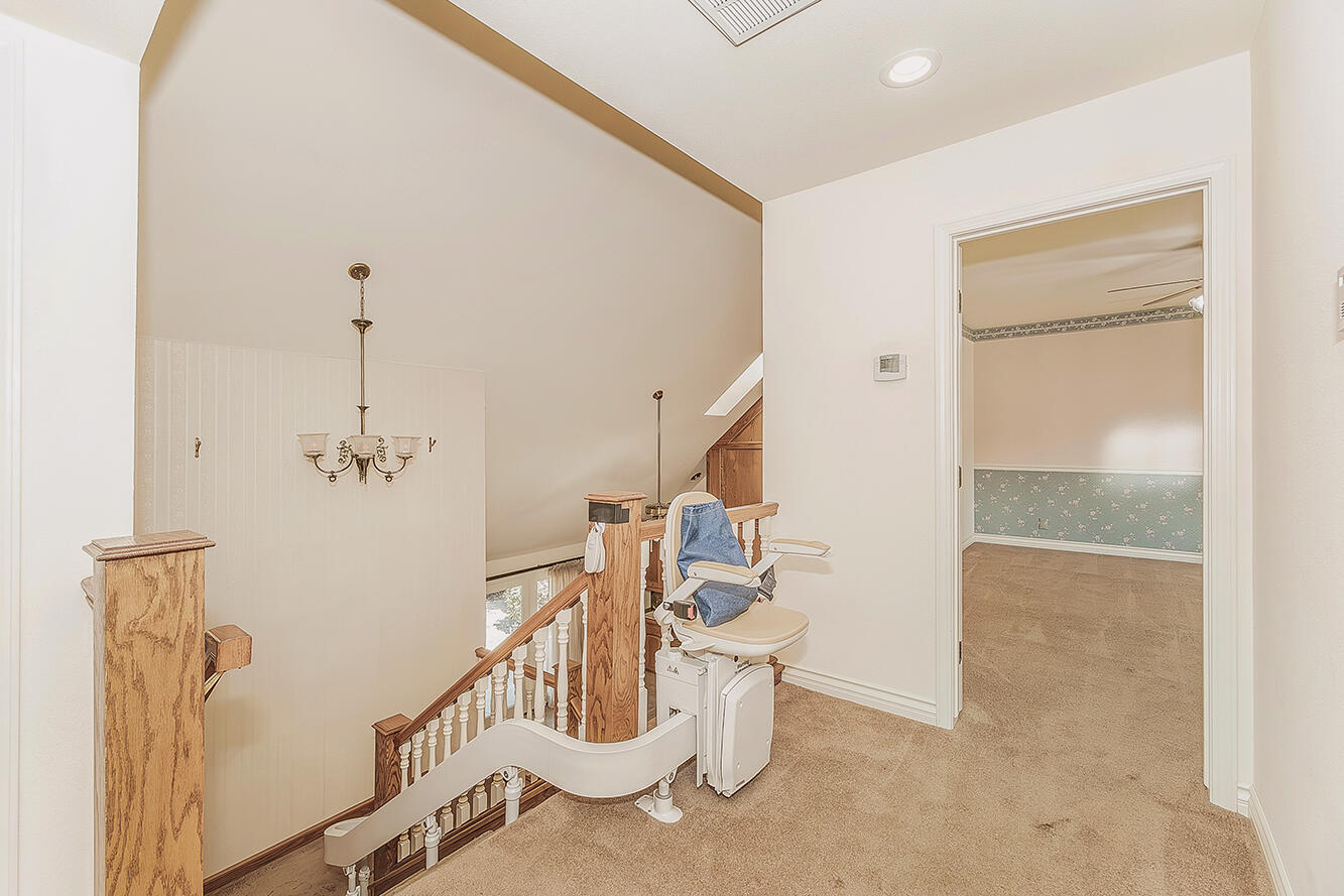 5536 W Prospect Dr, Visalia, CA 93291